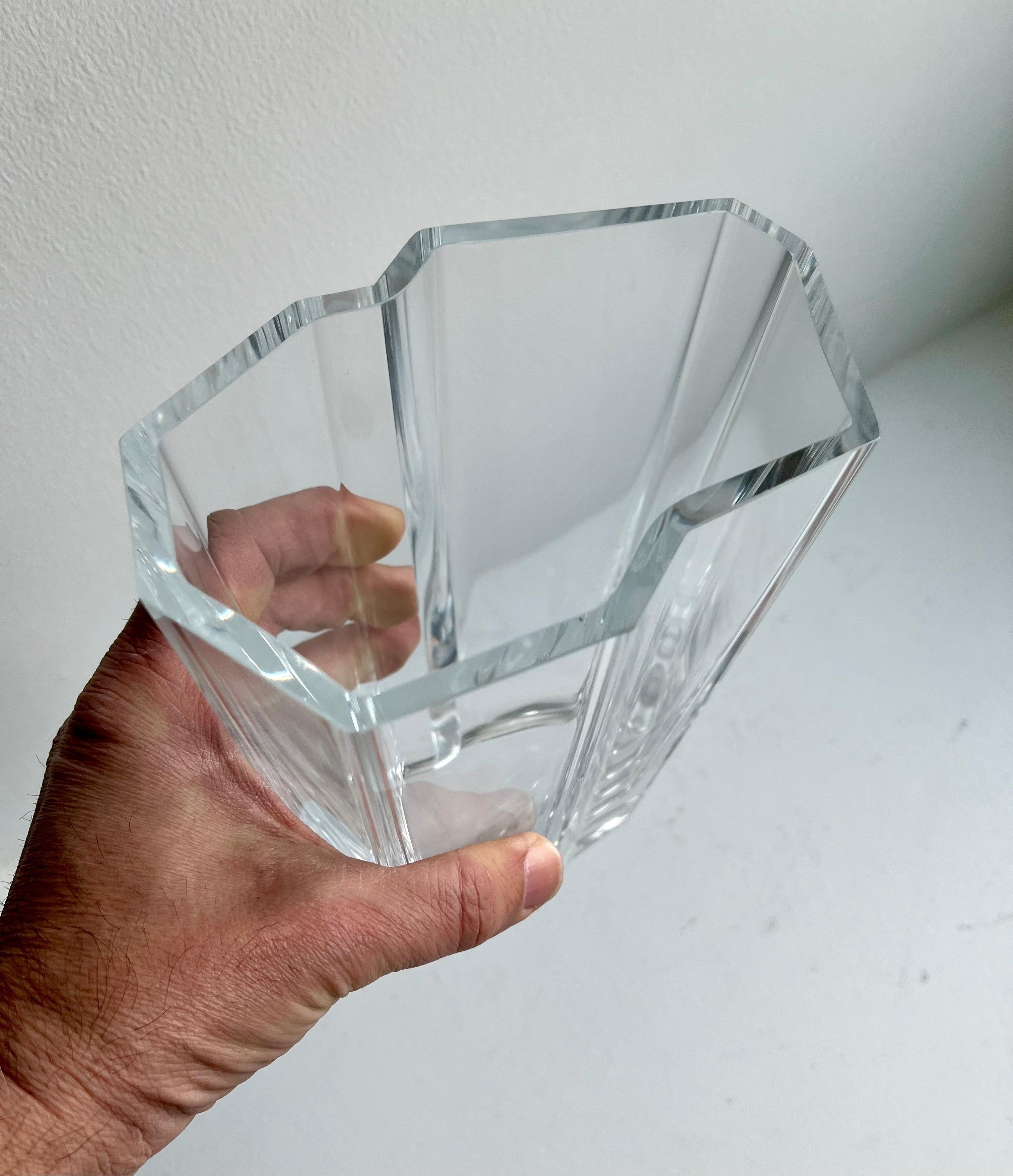 Vetro intagliato Grande vaso di cristallo Pinja di Tapio Wirkkala per Iittala, Finlandia, 1988 in vendita