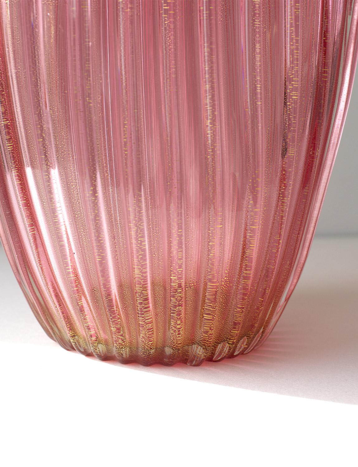 Grand vase en verre soufflé à la main Archimede Seguso rose et or des années 1950 en vente 7