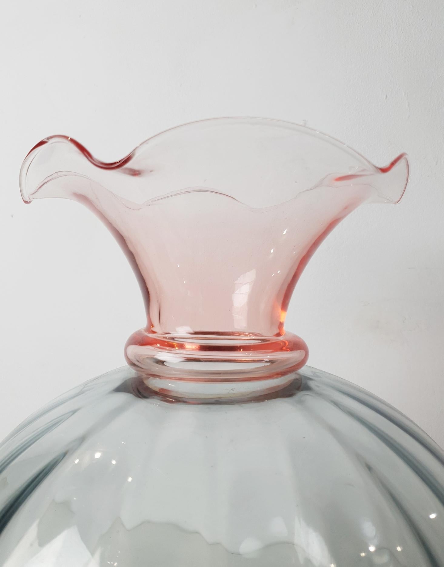 20ième siècle Grand vase en verre de Murano rose et gris en vente