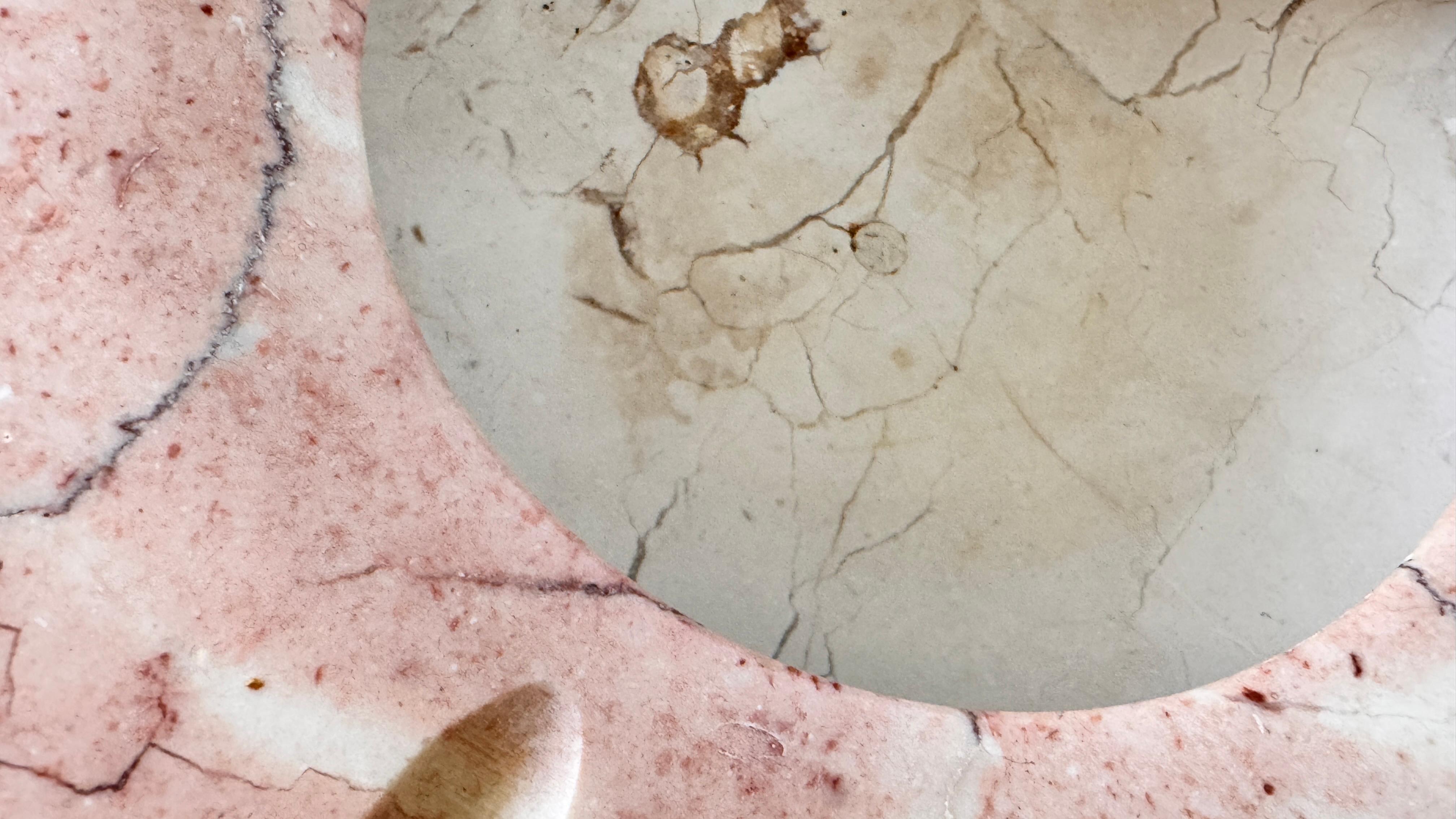 Großer Aschenbecher aus rosa Marmor - Italienische Mitte des Jahrhunderts - Skulpturales Dekorationsobjekt im Angebot 8