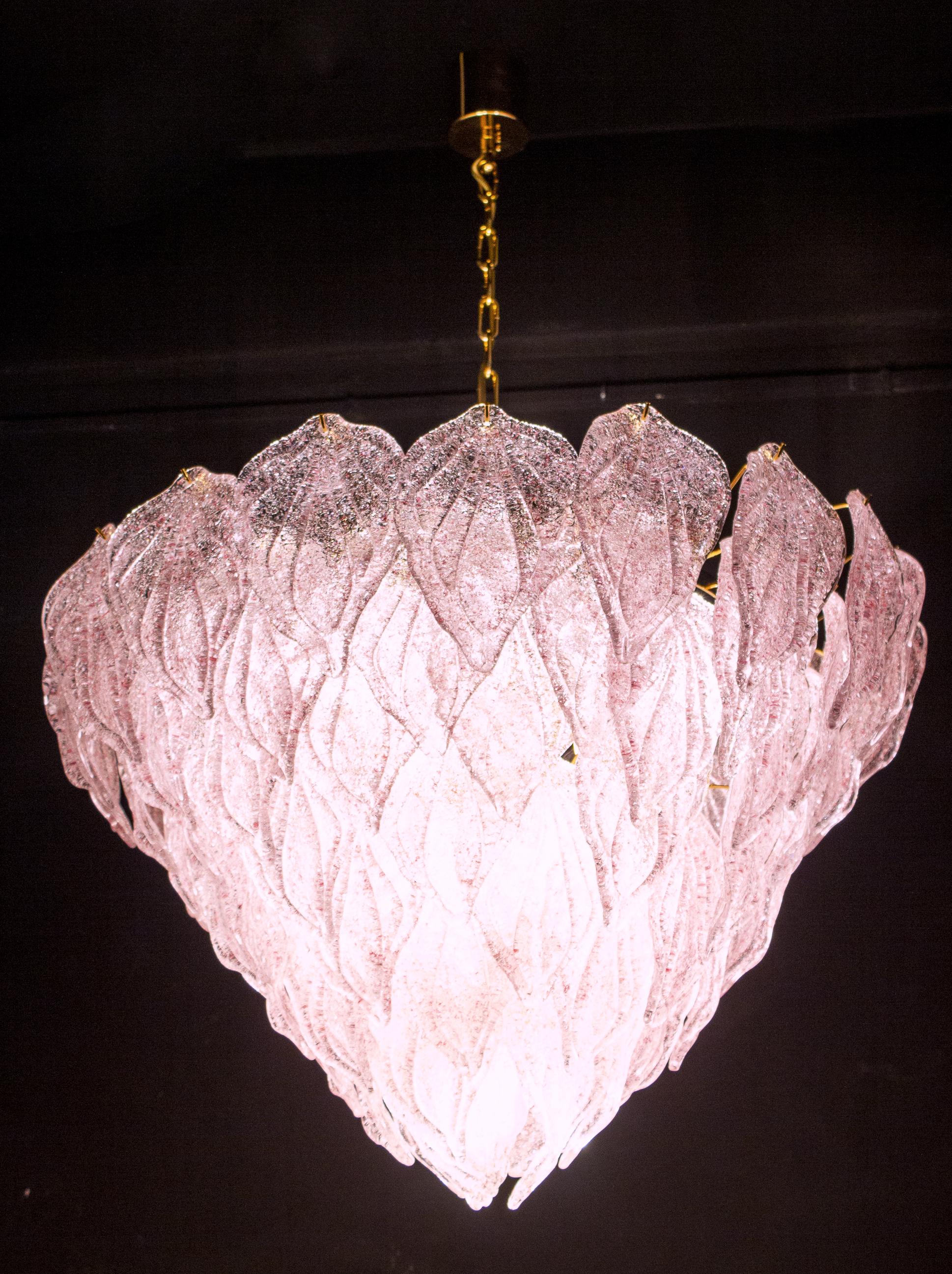 Große rosa Muranoglas-Kronleuchter, Italienisch Modern, 1970er Jahre (Geblasenes Glas) im Angebot