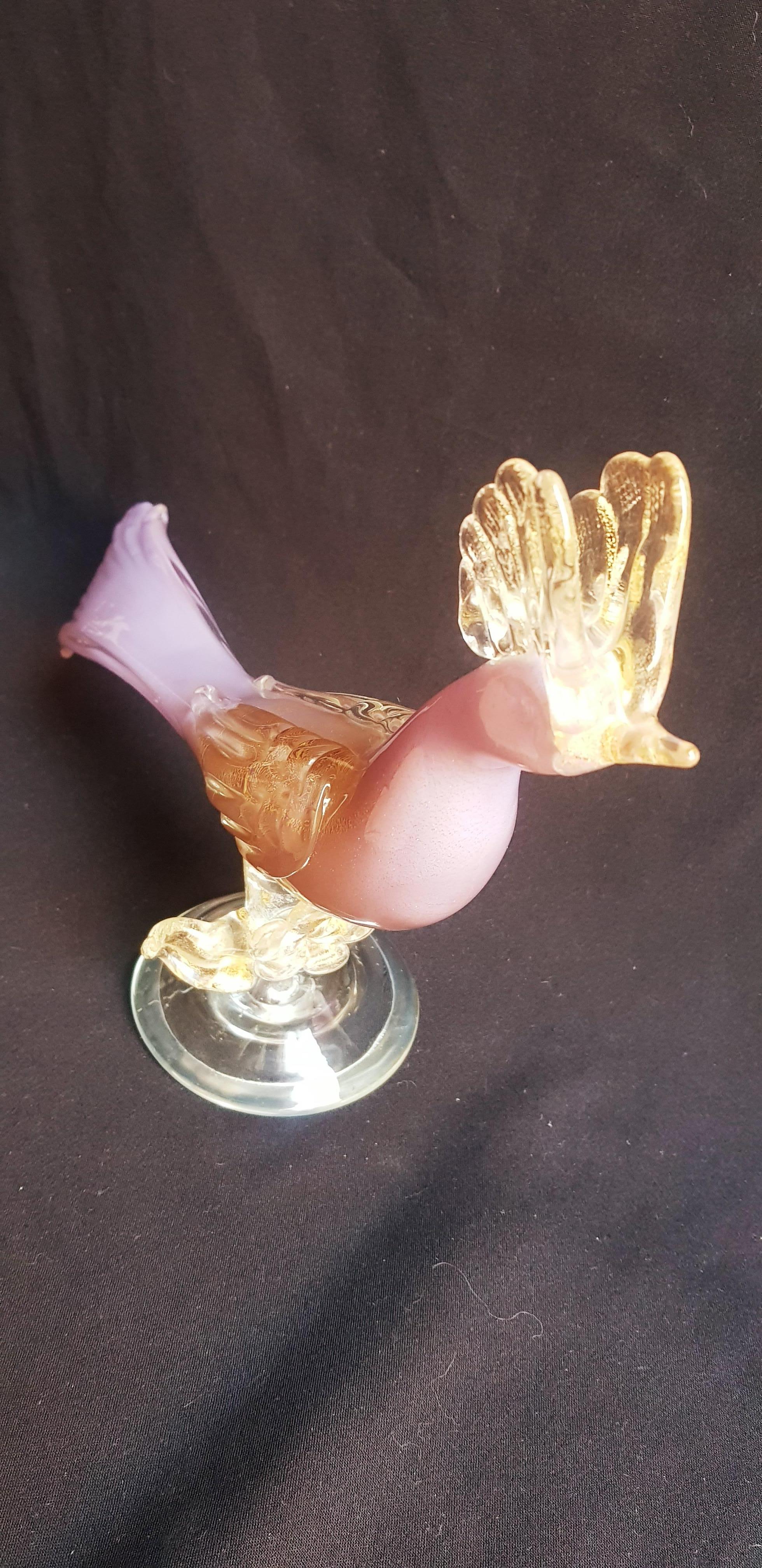 Beautiful mid-century Murano glass large pink opaline bird with gold leaf, attributed to Alfredo Barbini for Vetri Cenedese; years 1940-1946. In excellent condition. 49 cm width.
