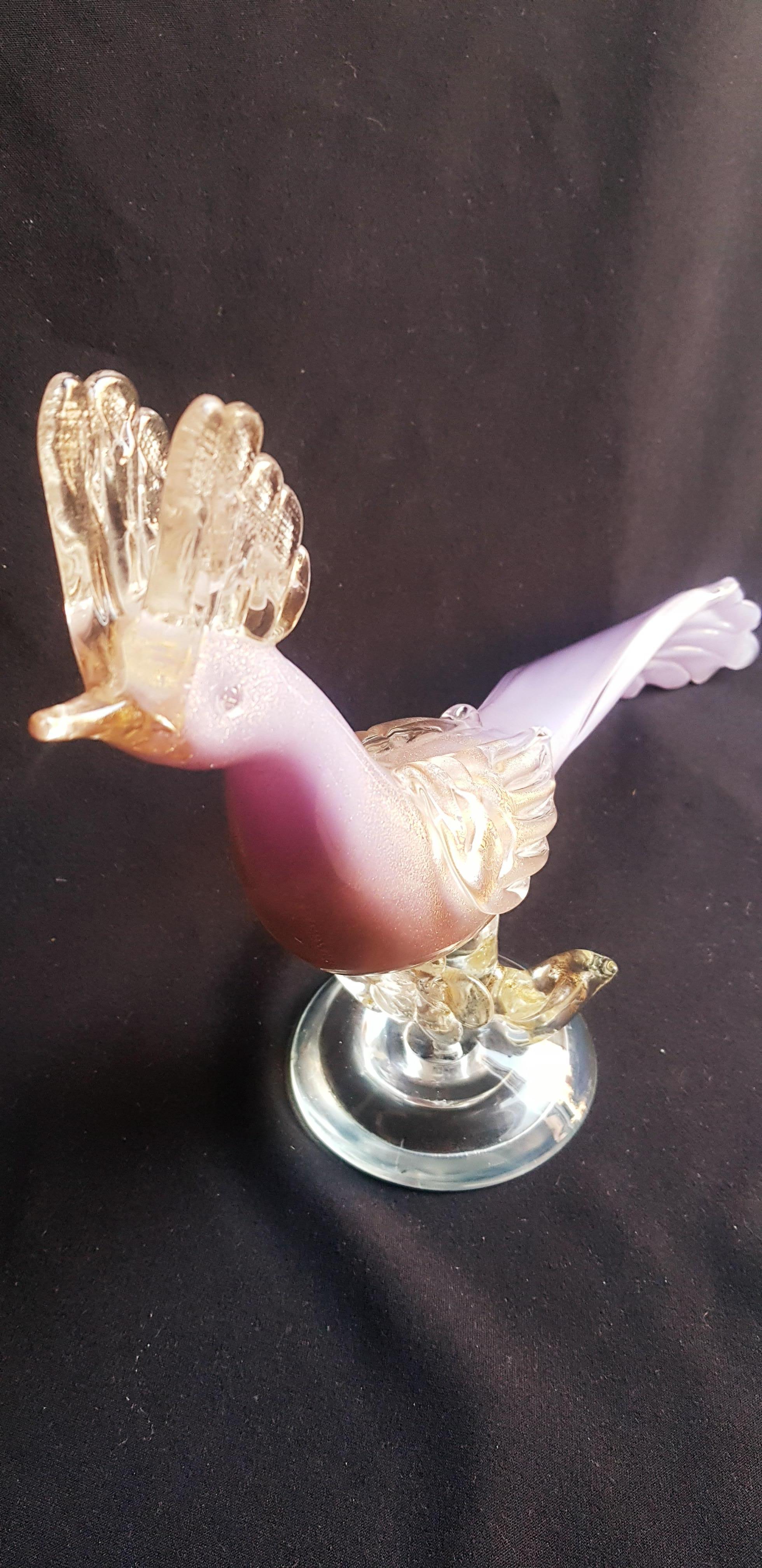 Art Nouveau Large pink opal bird with gold leaf by Alfredo Barbini for Cenedese 1940 For Sale