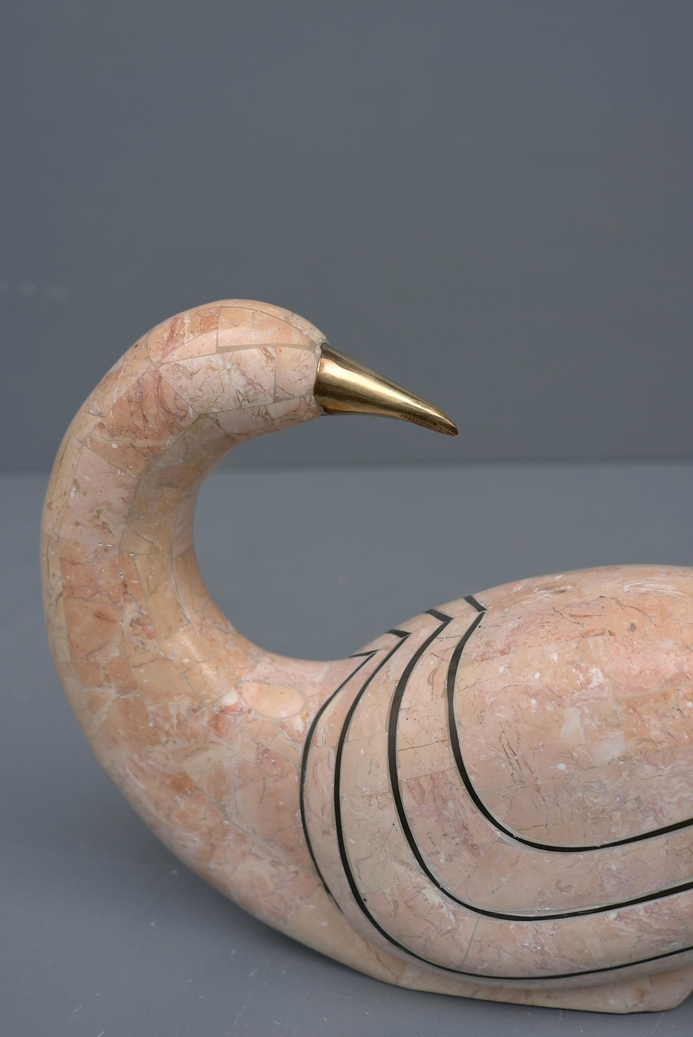 Große abstrakte Vogelskulptur aus rosa Mosaikstein von Maitland Smith, 1970er Jahre (Messing) im Angebot