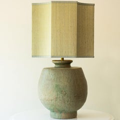 Grande lampe de bureau vert pêche, abat-jour en soie de R. Houben