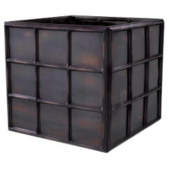 Fioriera grande in metallo patinato bronzo antico, Eleganza senza tempo.