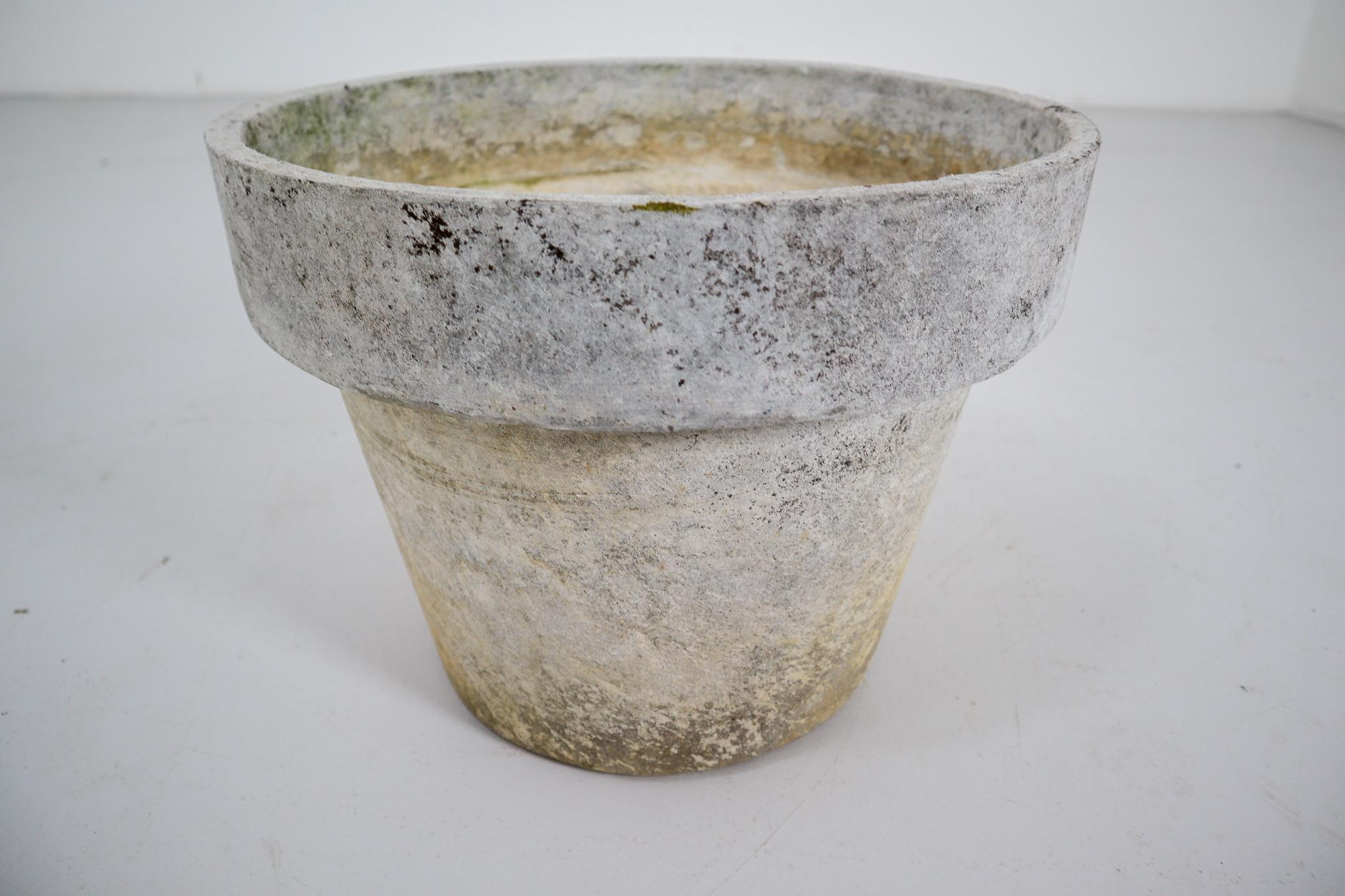 Mid-Century Modern Large Planter in the Shape of Flower Pot by Willy Guhl for Eternit