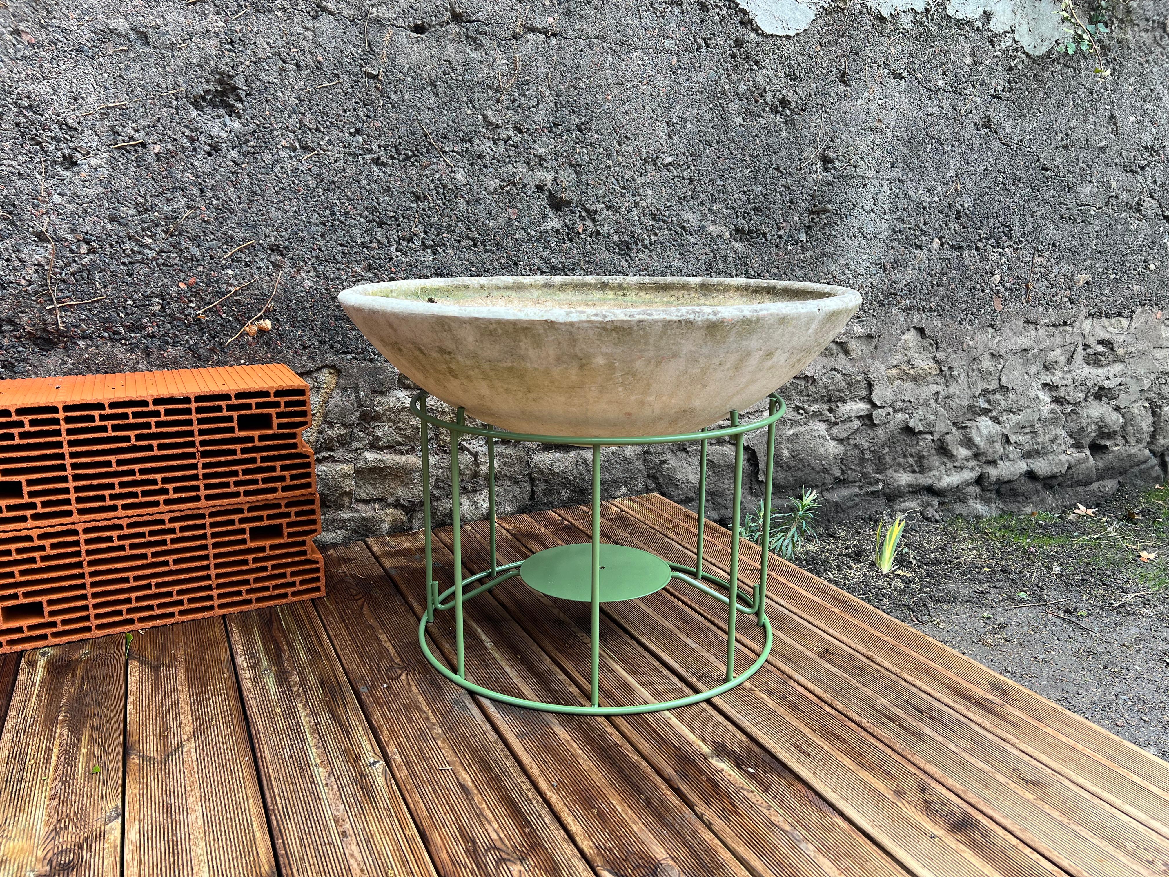 Large planter jardiniere Willy Guhl from France, 1950's In Good Condition For Sale In LYON, FR