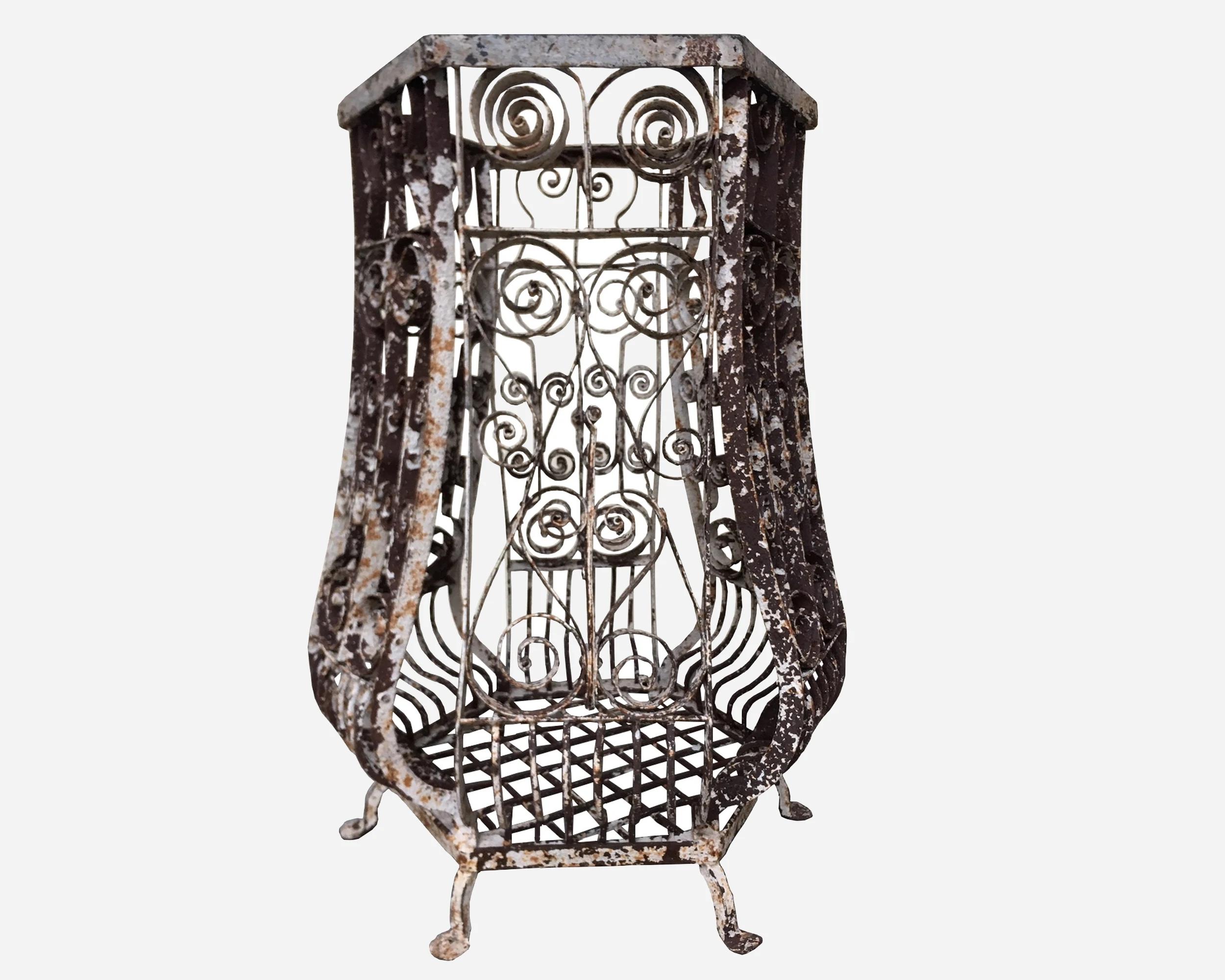 Large wrought-iron jardinière or sellette, circa 1880/1900, from the casino garden at La Bourboule, spa town with belle époque charm in central France, on the banks of the Dordogne.
Originally, it would have been fitted with a planter or supported a