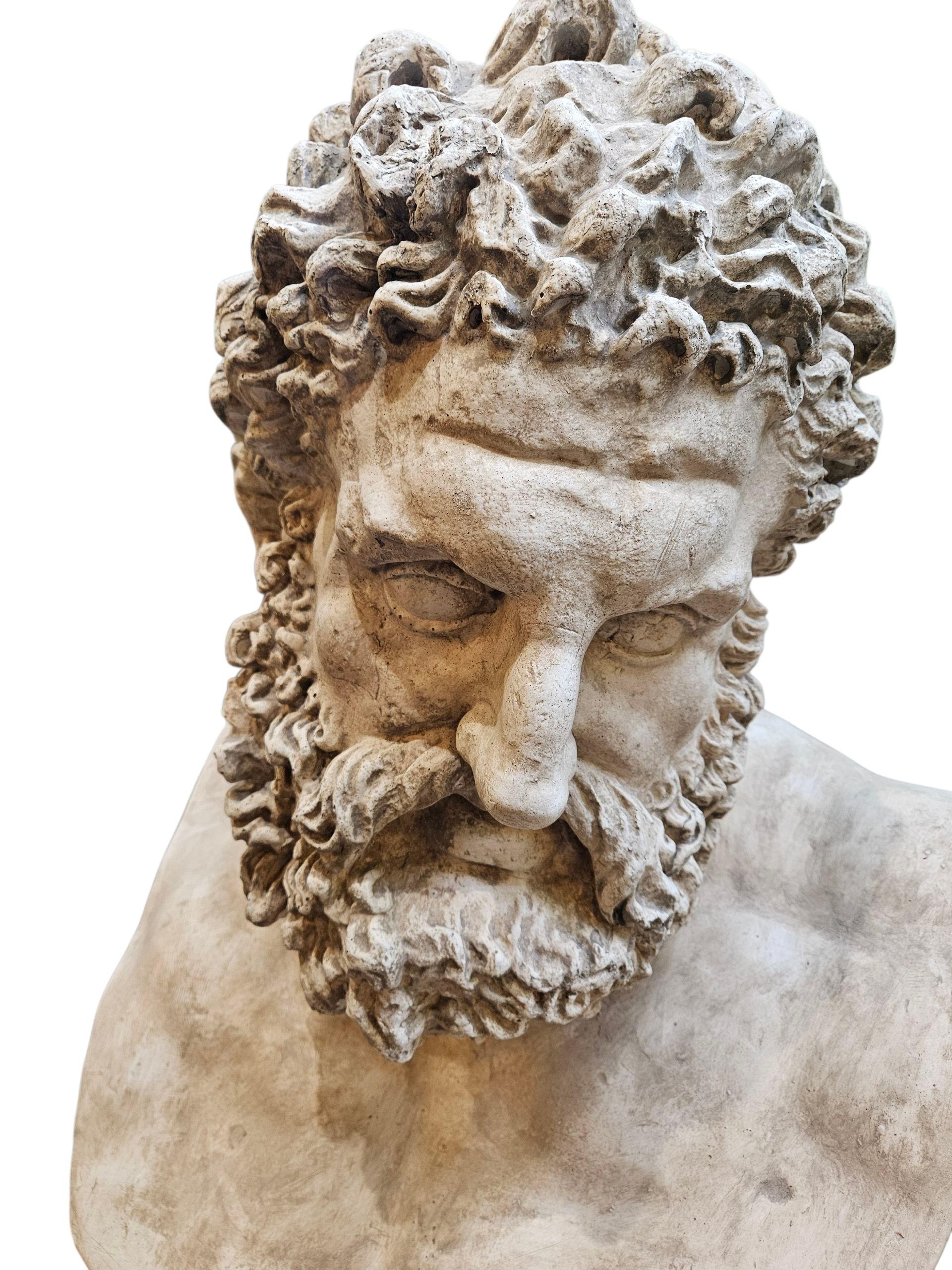 Britannico Grande busto di Ercole in gesso in vendita