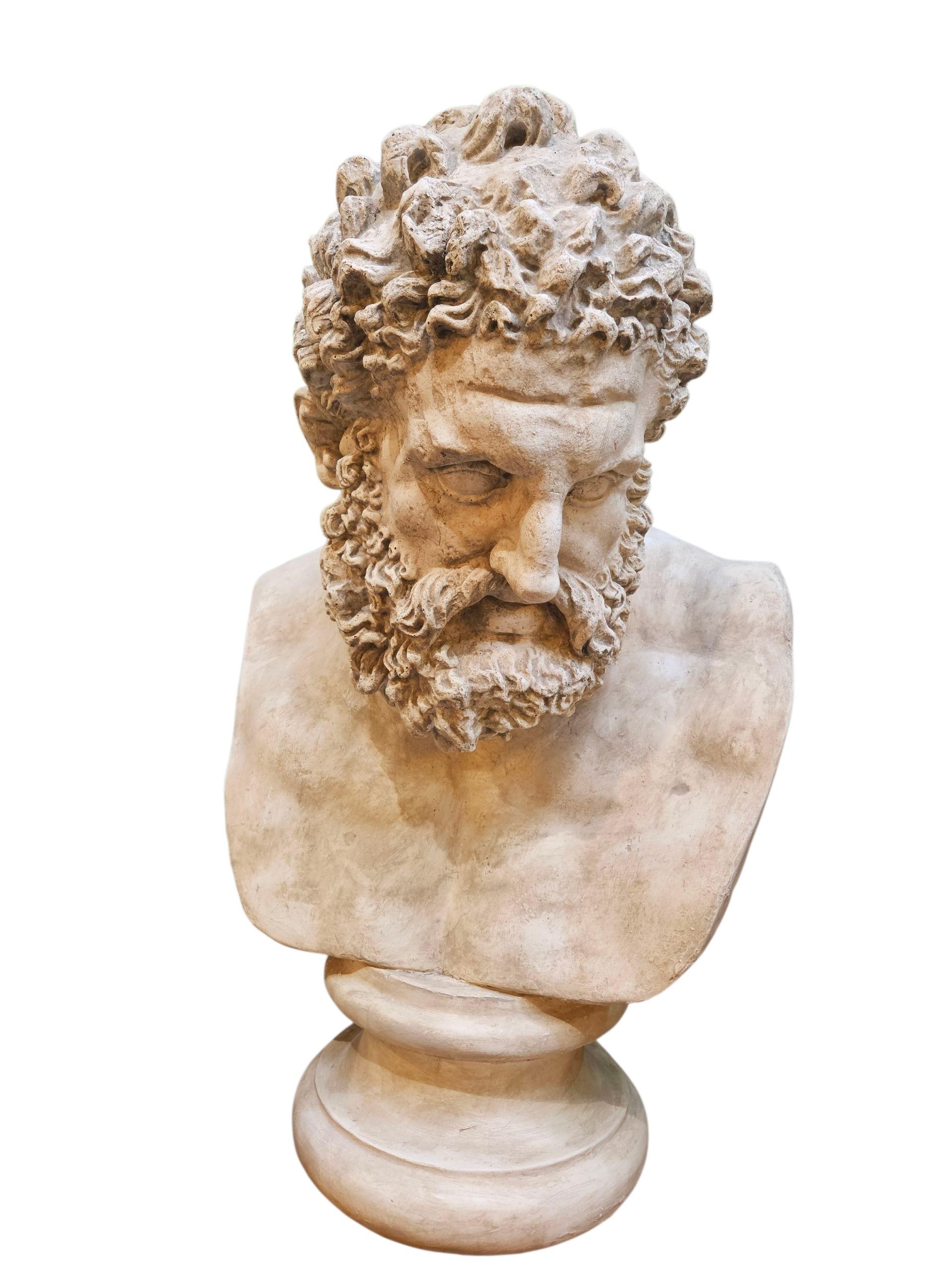 Grande busto di Ercole in gesso