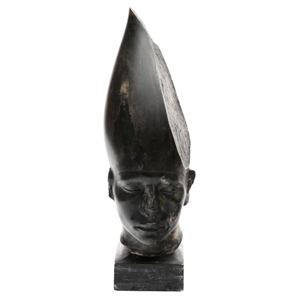Grand moulage de plâtre : Le jeune roi Amen-em-hat III en vente
