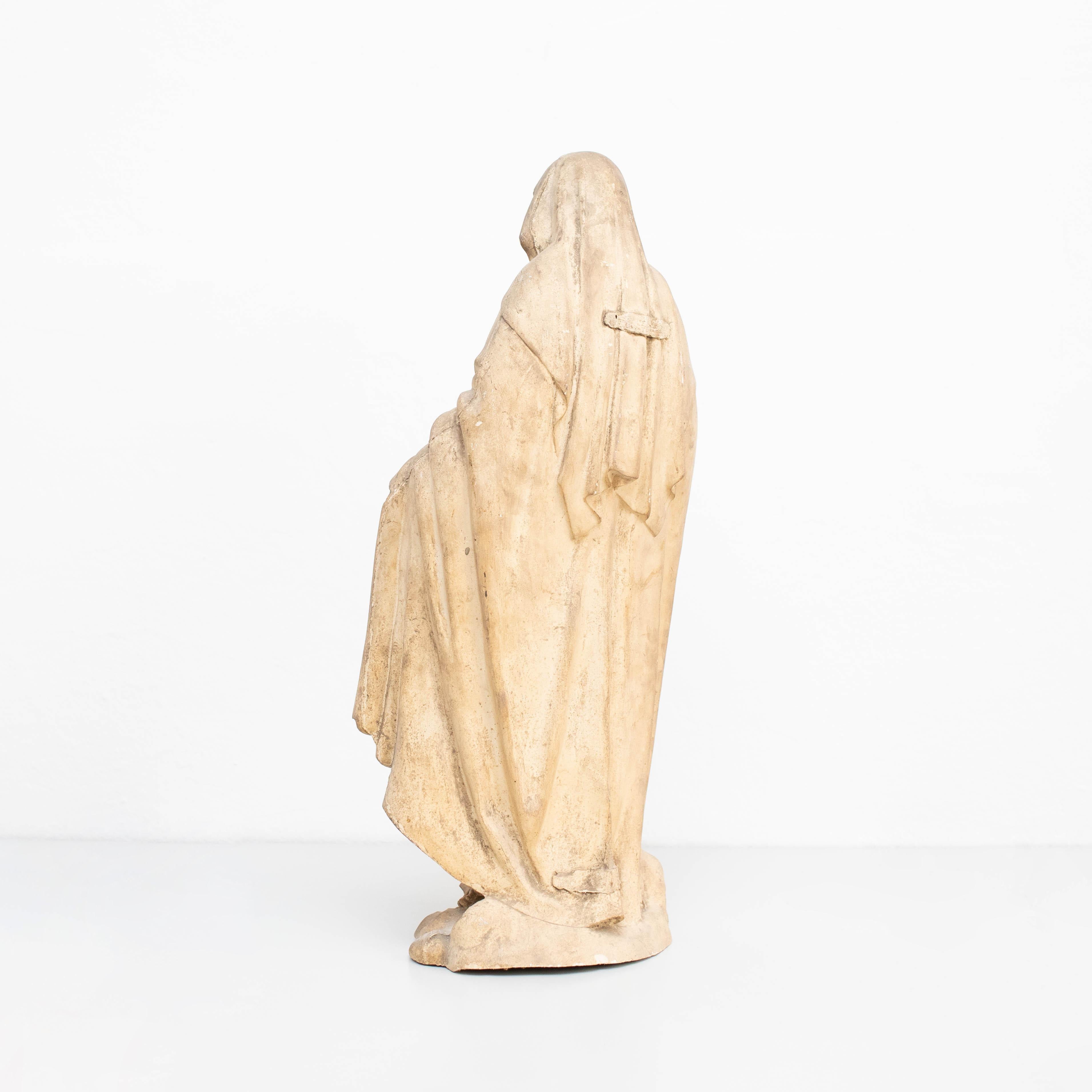 Large Plaster Virgin Traditional Sculptural Figure, circa 1930 In Good Condition For Sale In Barcelona, ES