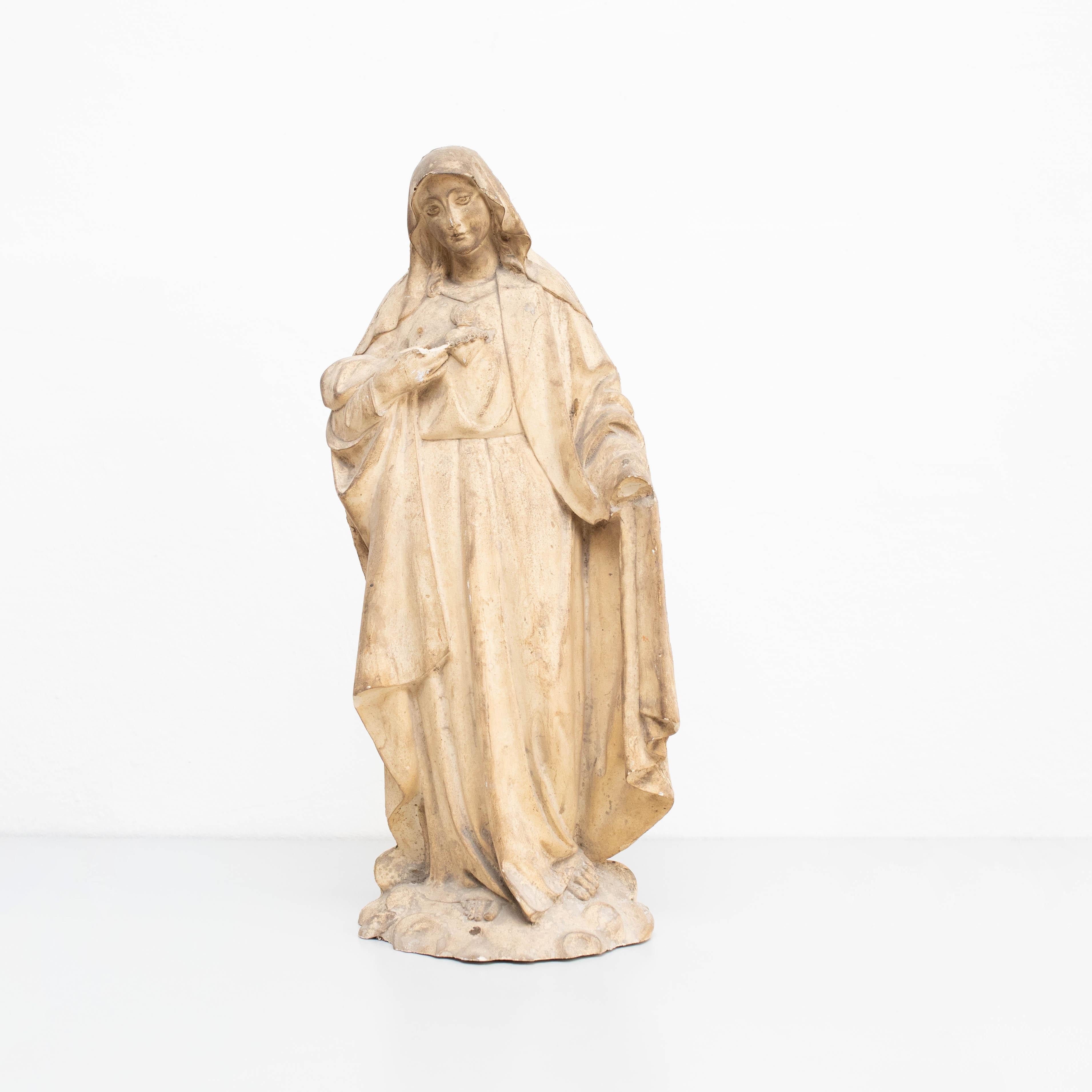 Grande Vierge en plâtre, figure sculpturale traditionnelle, vers 1930 en vente 2