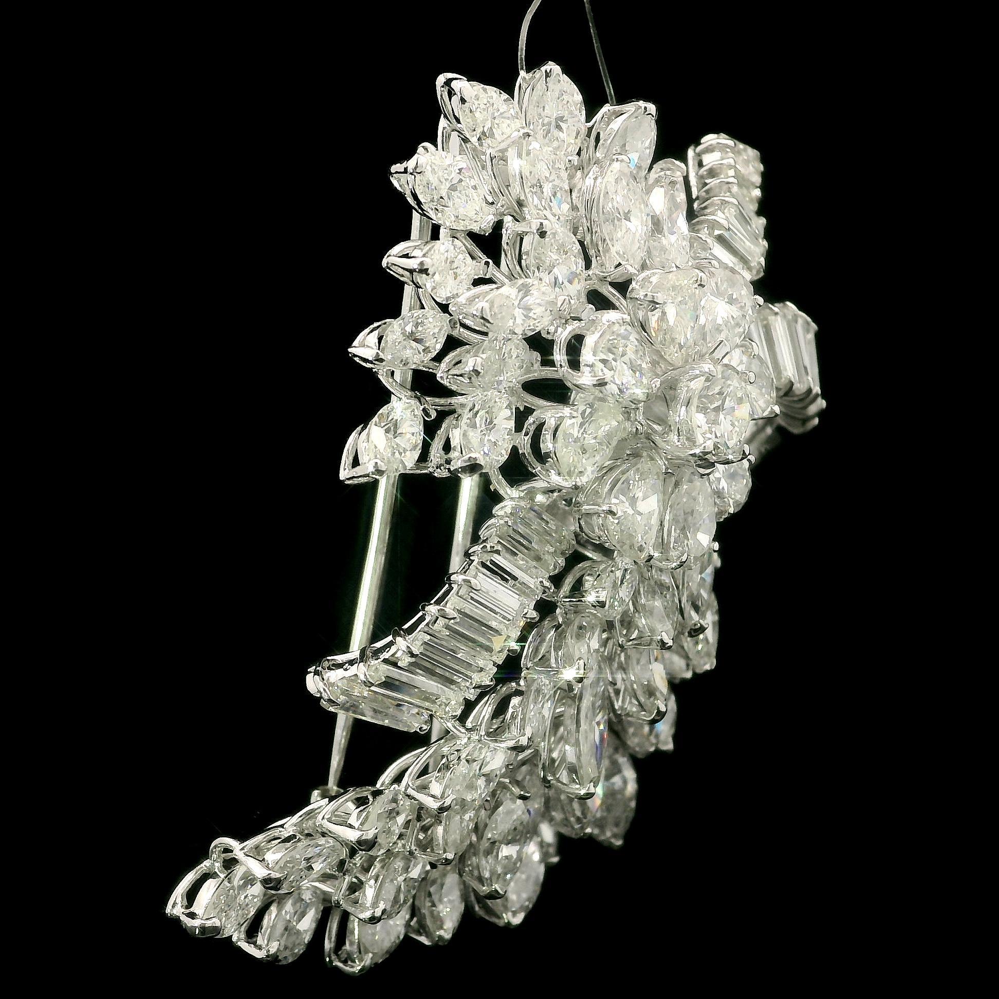Large Platinum 16.5ct Round Pear Marquise & Baguette Diamond Floral Spray Brooch For Sale 1
