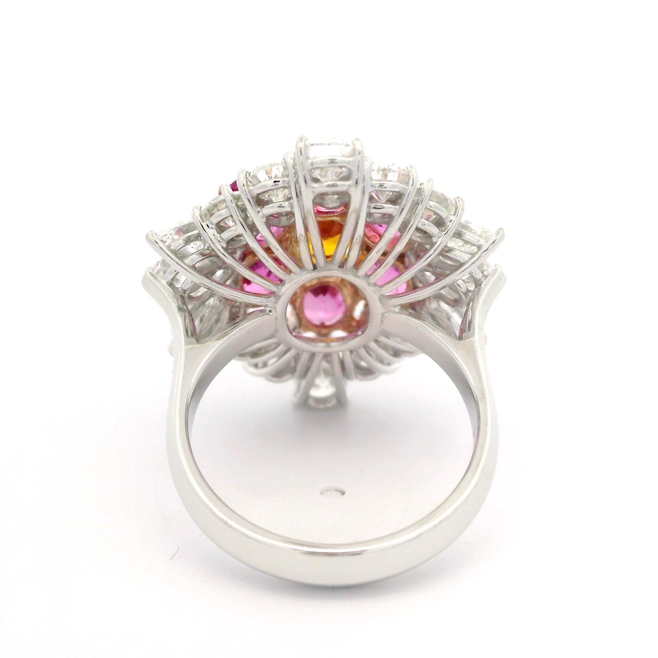 Grande bague plateau en or platine avec saphir rose orange de Birmanie 9,15 carats certifié GIA et diamants Excellent état - En vente à Montclair, NJ