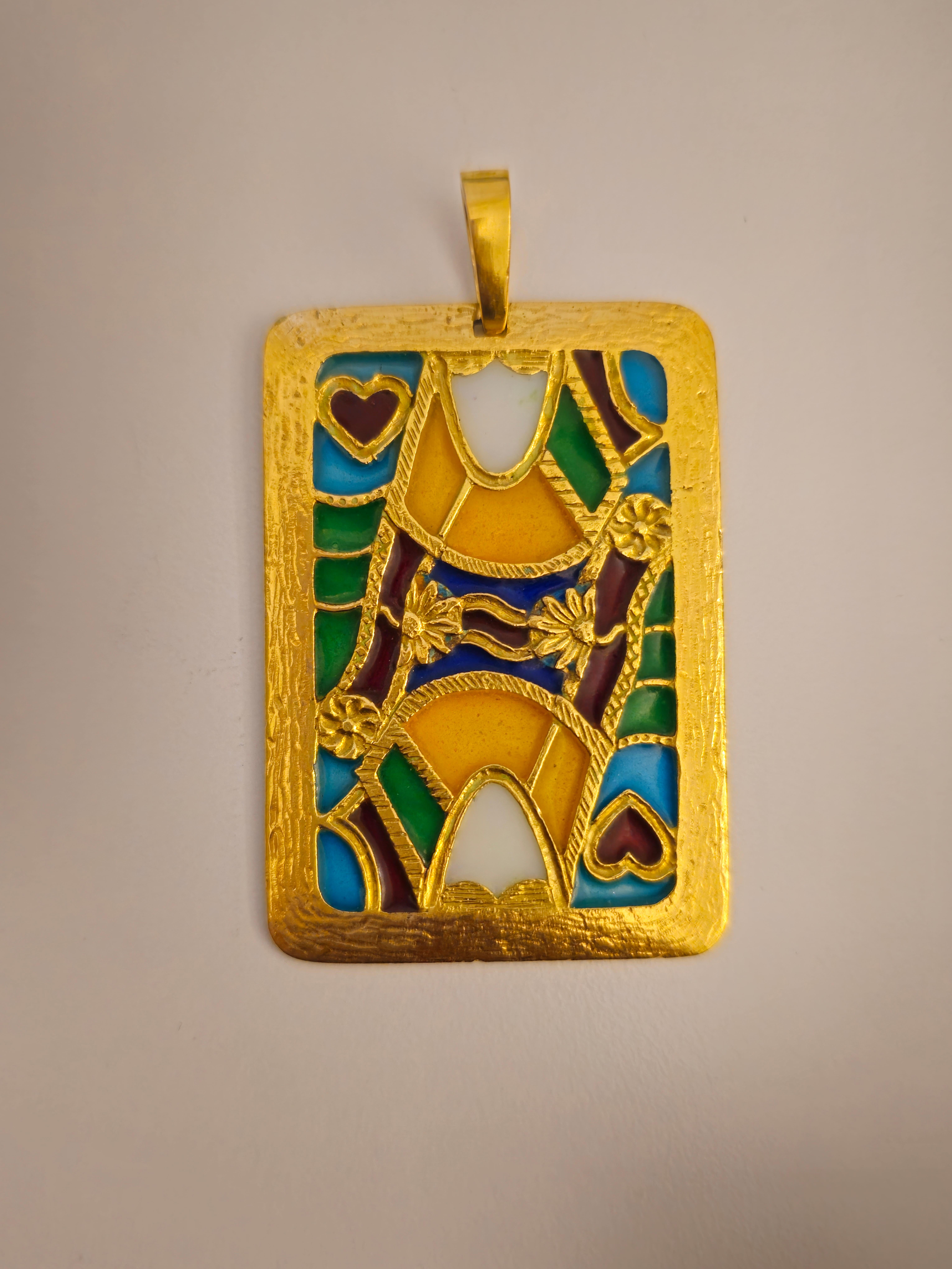 Large Plique-à-Jour and 18 Karat Gold Queen of Hearts Pendant For Sale 1