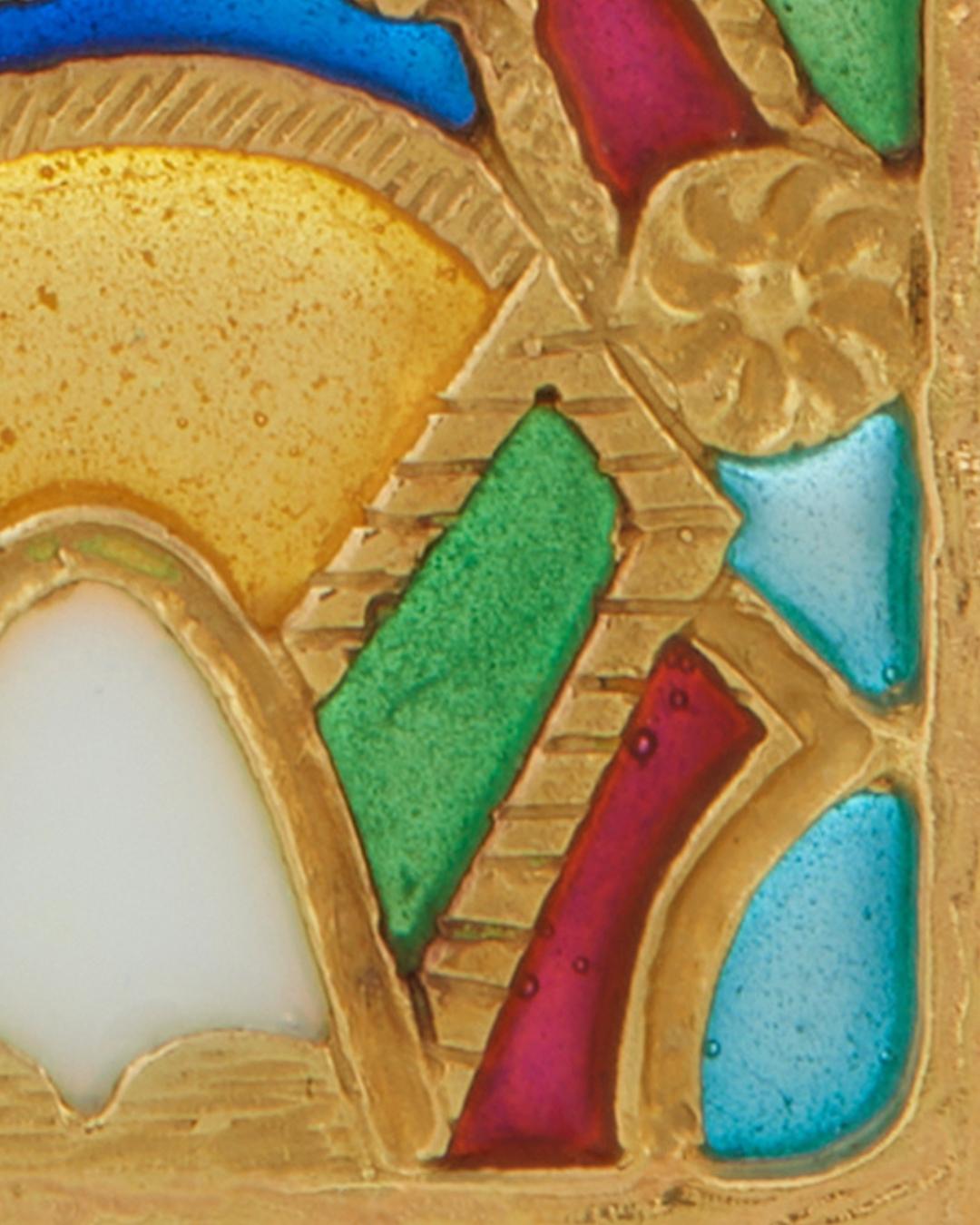 Large Plique-à-Jour and 18 Karat Gold Queen of Hearts Pendant For Sale 3