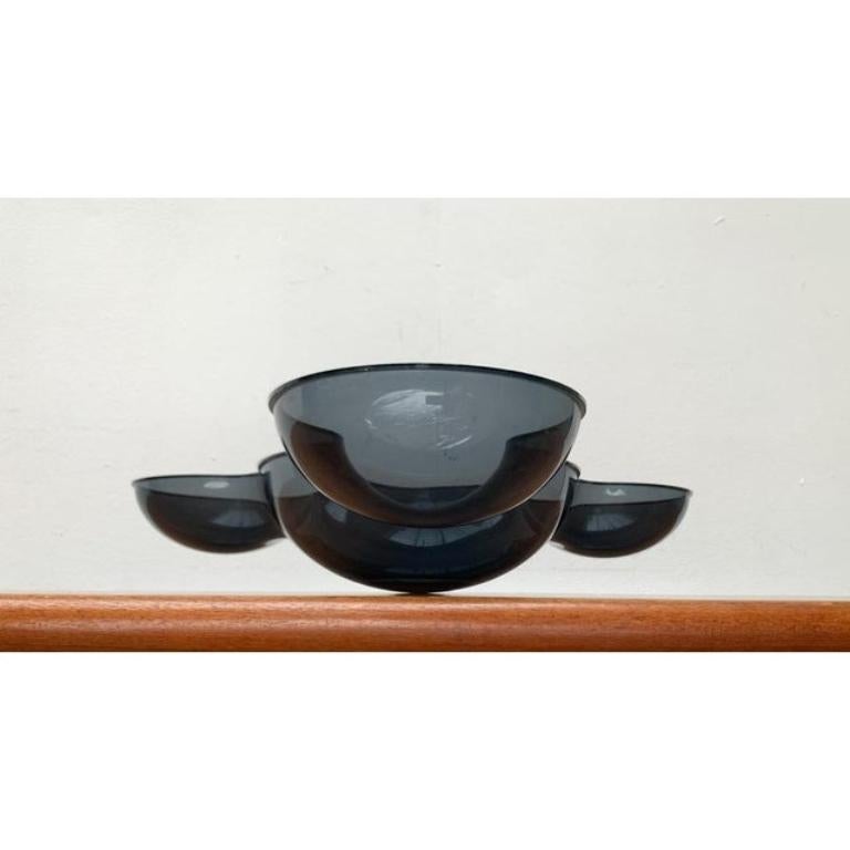 Large Polycarbonate Balancing Bowl by Fabian Hofmann for Formgeber Berlin, 1990s, in Very Good conditions. Designed 1990 to 1999 This piece has an attribution mark.

Additional information:
Materials: Polycarbonate
Color: Gray
Styles: Modern
Country