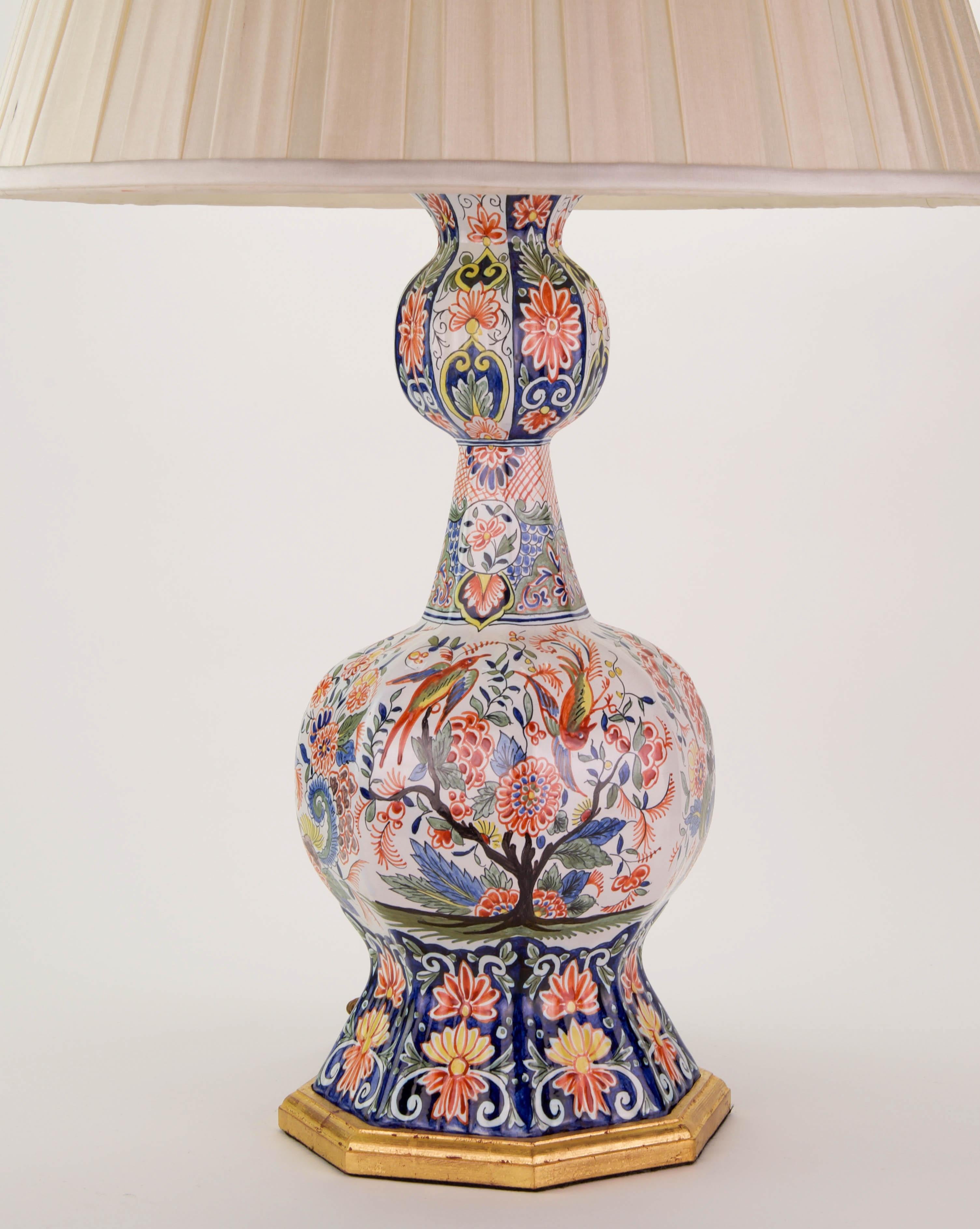 Large Polychrome Delft Antique Table Lamp In Good Condition For Sale In London, GB