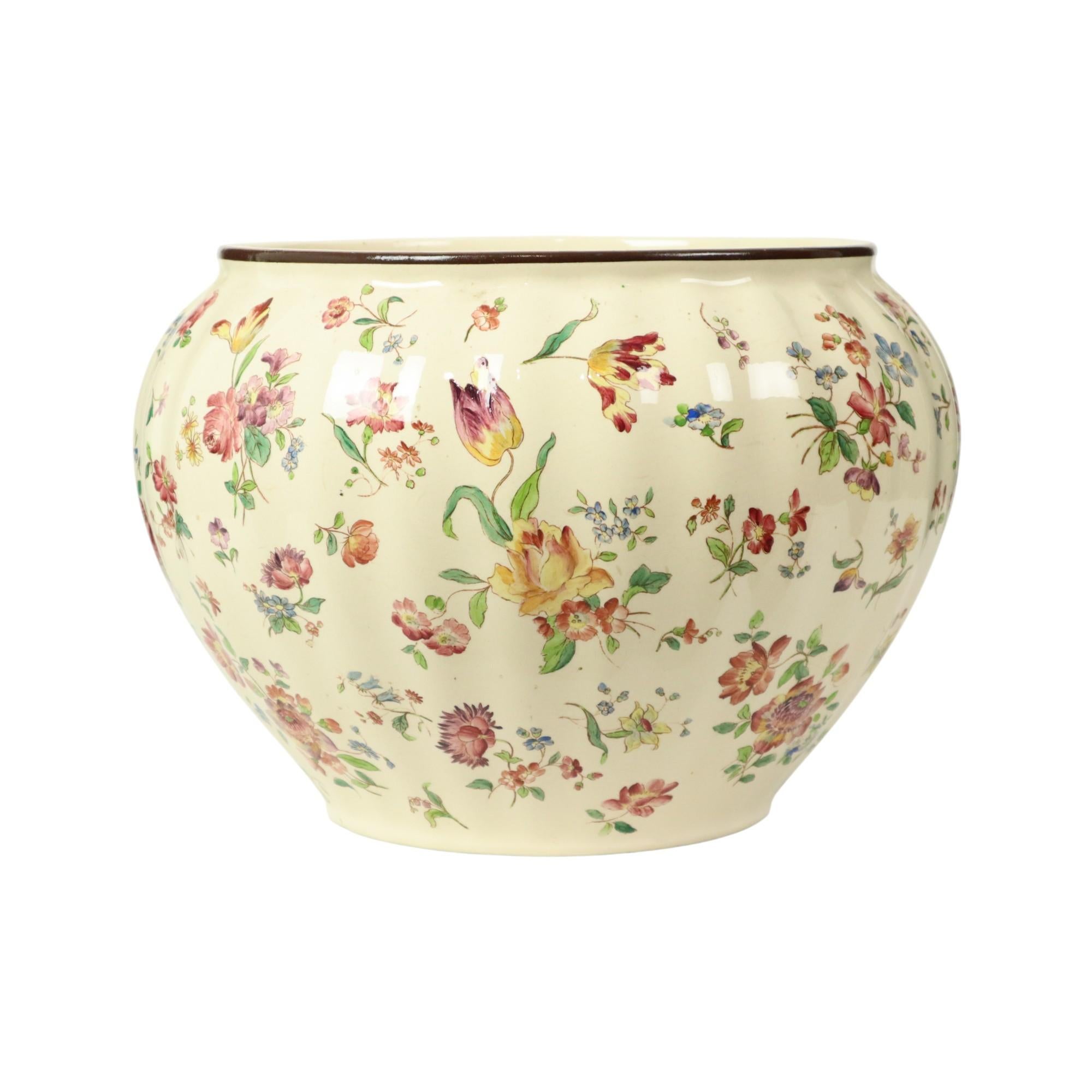 Großer polychromer Blumentopf Cache Pot Longchamps Frankreich 36cm im Zustand „Gut“ im Angebot in Poperinge, BE