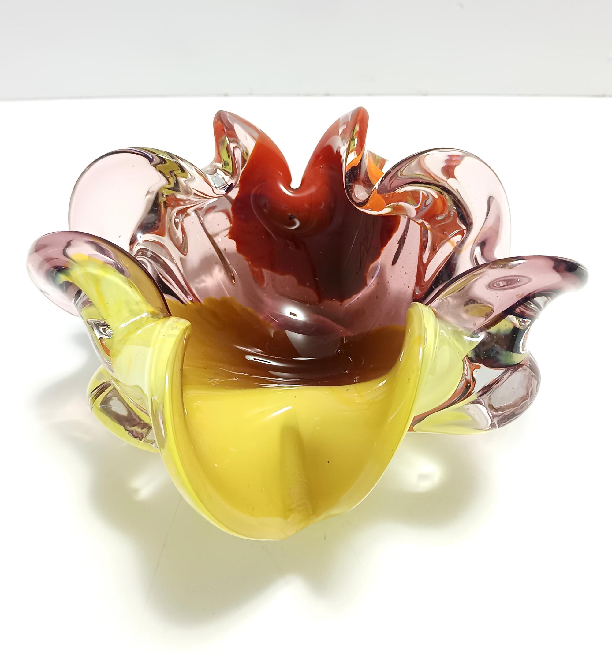 Grand cendrier polychrome en verre de Murano / Vide-Poche attr. à Toso, Italie Excellent état - En vente à Bresso, Lombardy