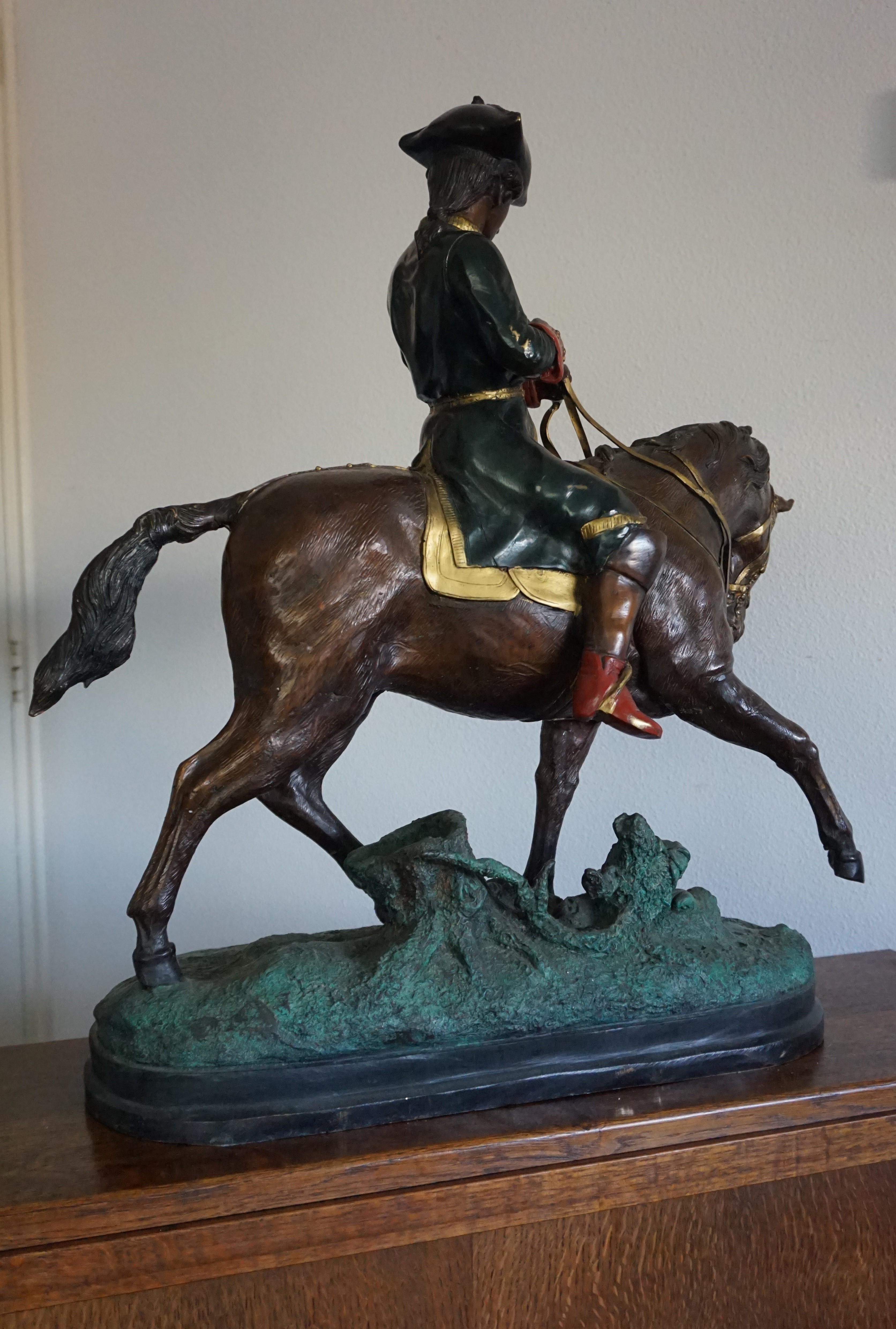 Große polychrom bemalte Bronzeskulptur eines jungen Pferdes, das auf Napoleon reitet, Napoleon im Angebot 10