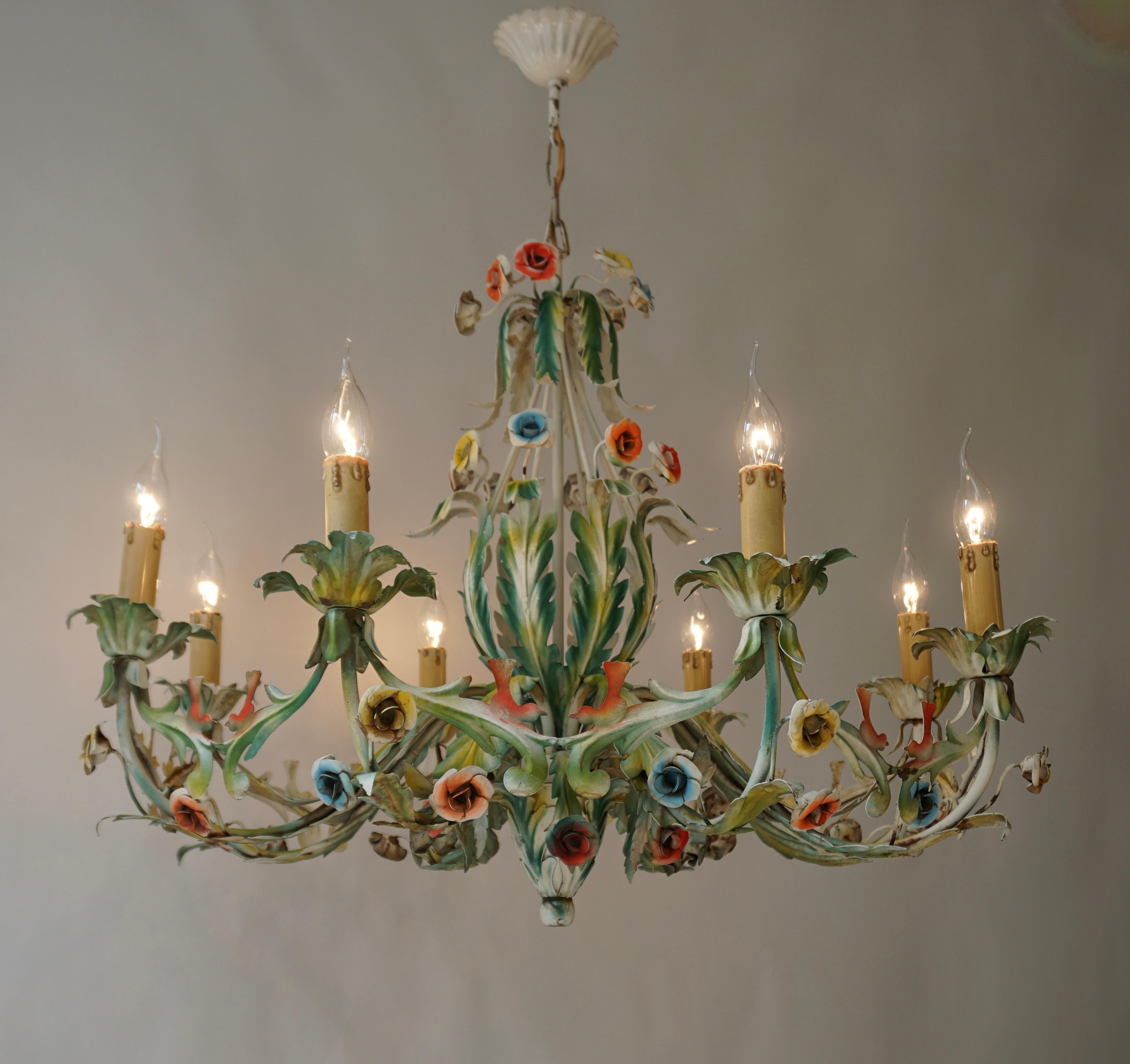 20th Century Large Polychrome Painted Metal Chandelier with Flowers and Birds For Sale