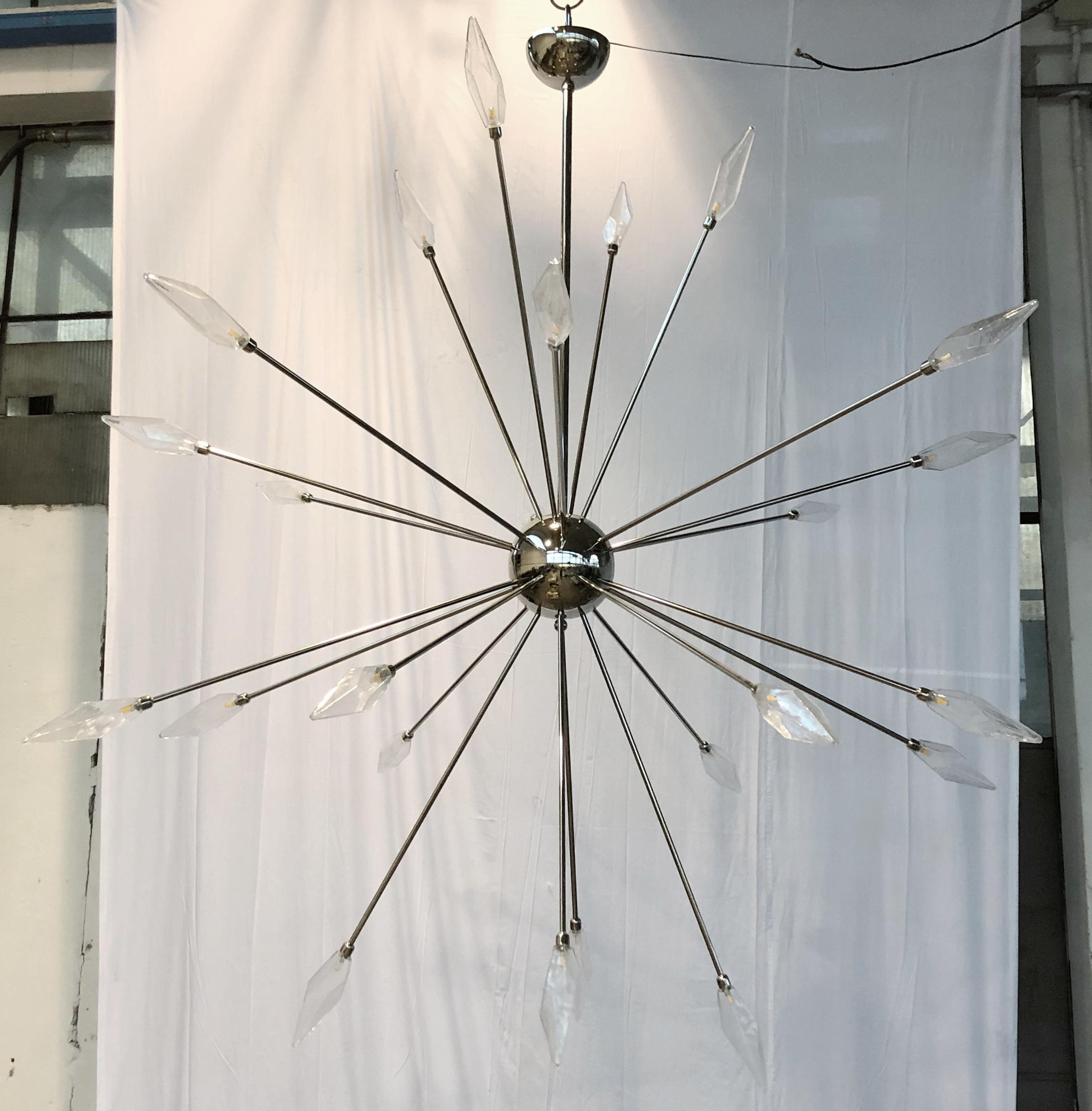 Sputnik-Kronleuchter in Übergröße aus polyederfarbenem Stahl von Fabio Ltd (Poliert) im Angebot
