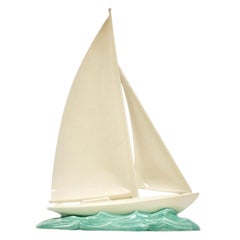 Grand yacht de course Art Déco Poole Pottery, années 1930