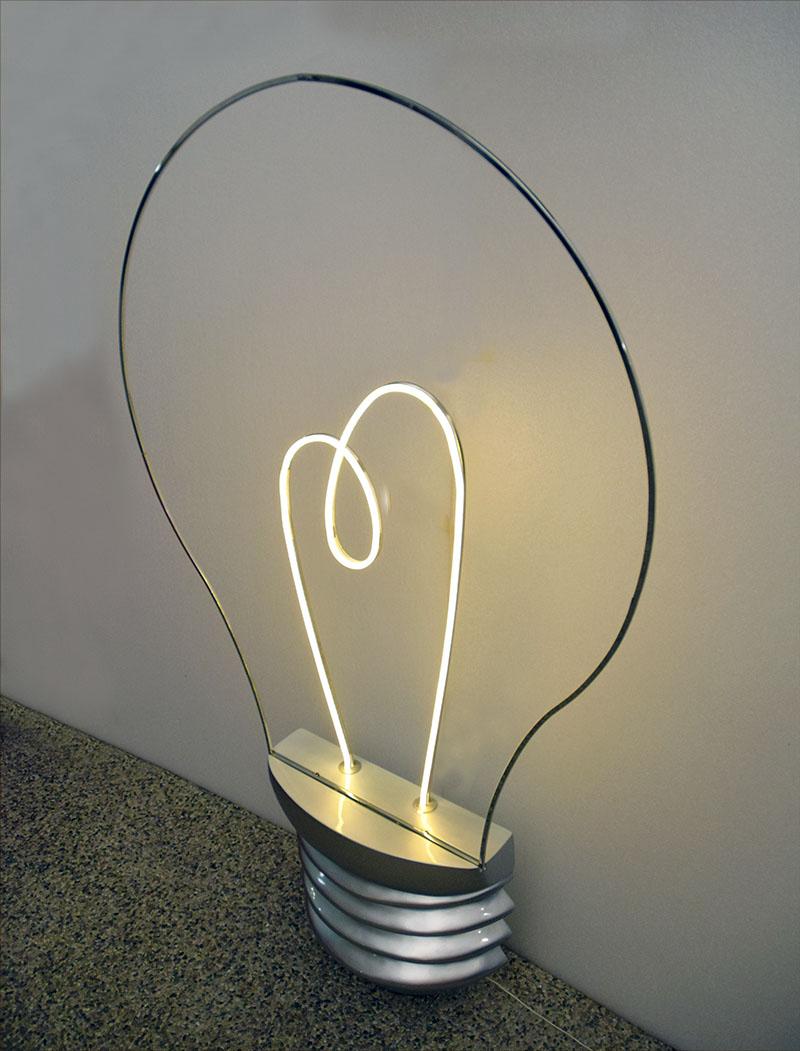 Italian Large pop style floor lamp in the shape of a huge bulb, 1980s For Sale