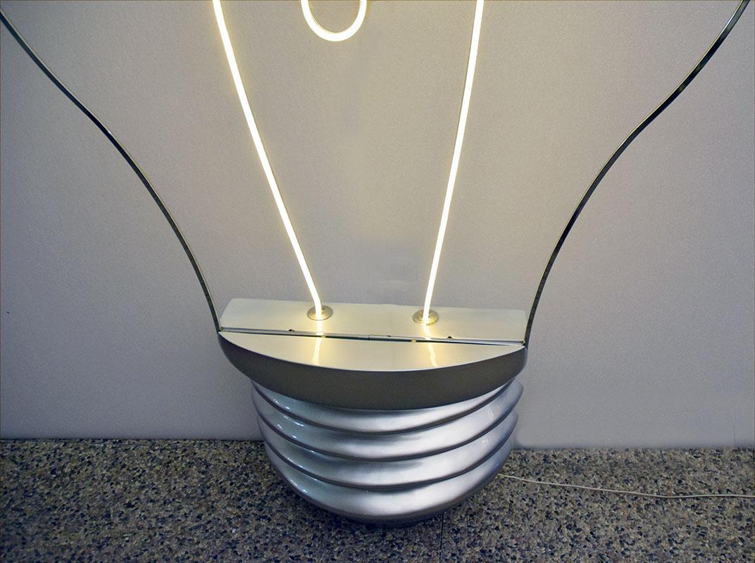 Late 20th Century Large pop style floor lamp in the shape of a huge bulb, 1980s For Sale