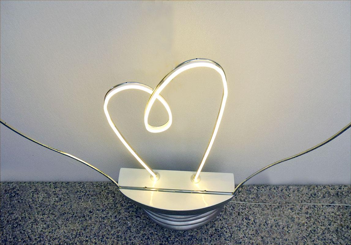 Large pop style floor lamp in the shape of a huge bulb, 1980s For Sale 1