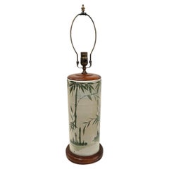 Grande lampe en porcelaine décorée de bambous