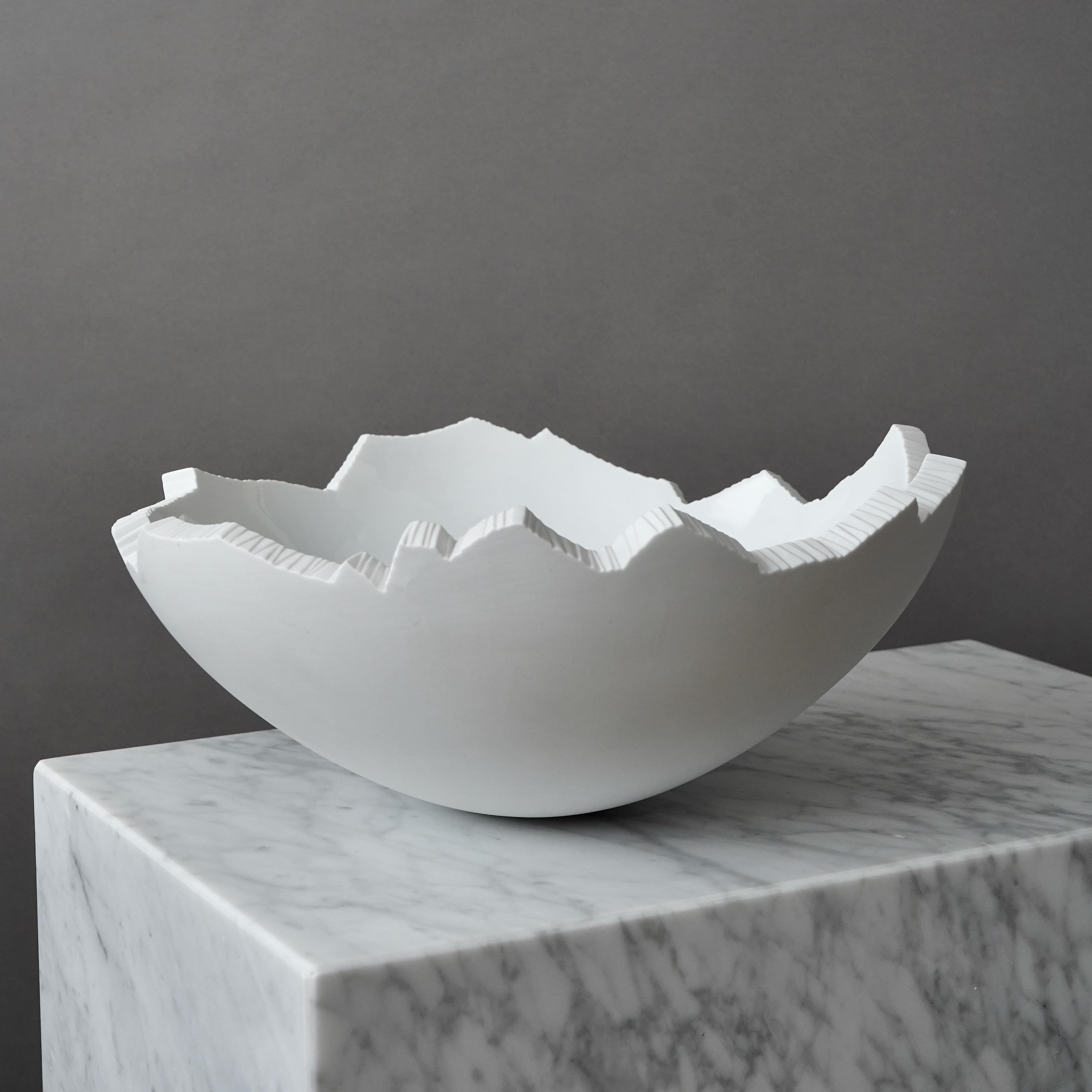 Grand bol en porcelaine de Jens Flemming Sörensen. Royal Copenhagen, Danemark Années 1980 Bon état - En vente à Malmö, SE