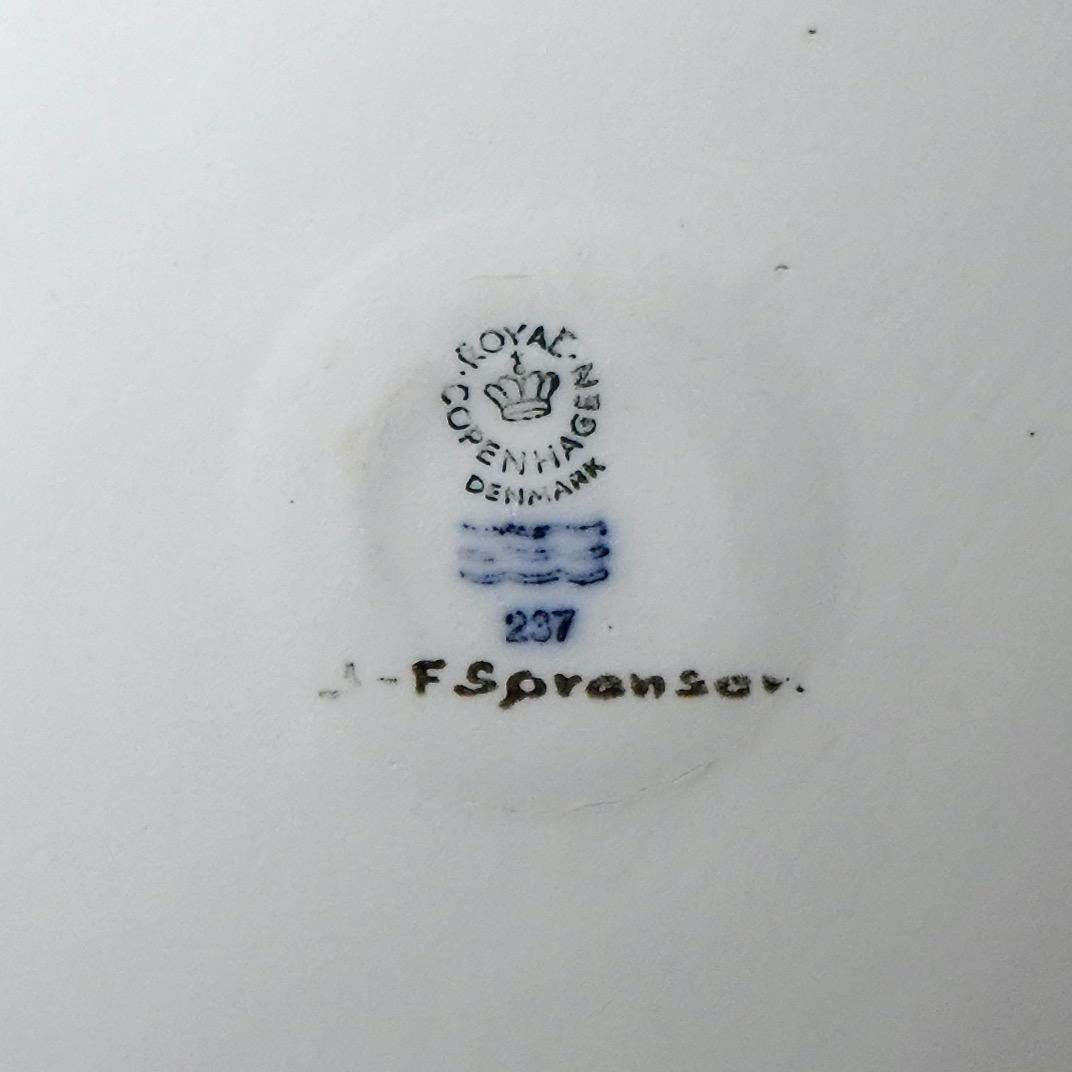 Grand bol en porcelaine de Jens Flemming Sörensen. Royal Copenhagen, Danemark Années 1980 en vente 1