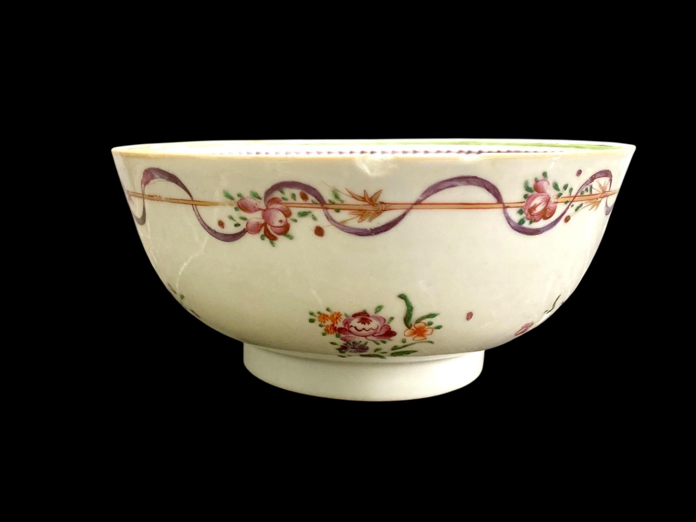 Exportation chinoise Grand bol en porcelaine - Compagnie des Indes - XVIIIe siècle en vente