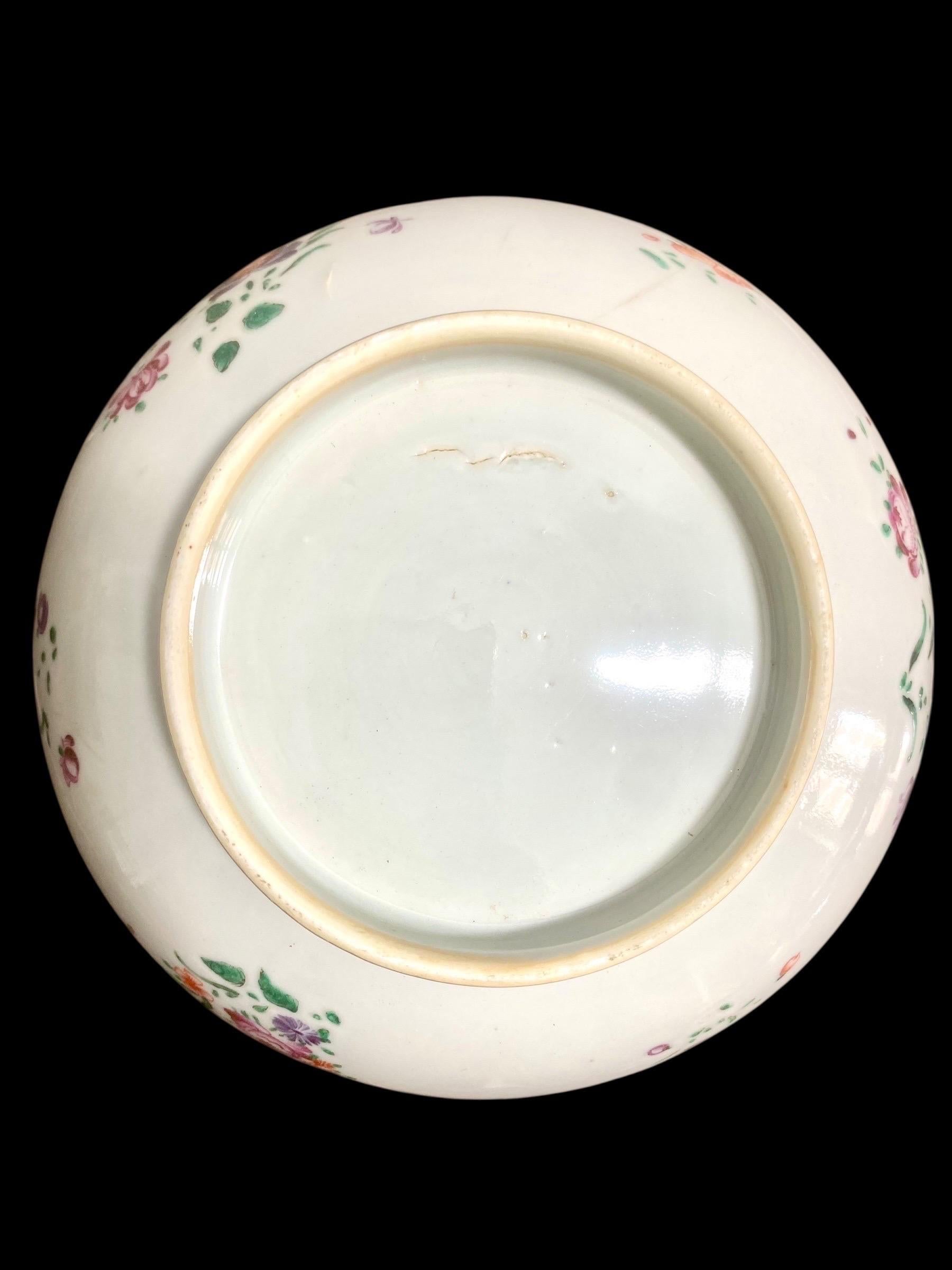 XVIIIe siècle et antérieur Grand bol en porcelaine - Compagnie des Indes - XVIIIe siècle en vente