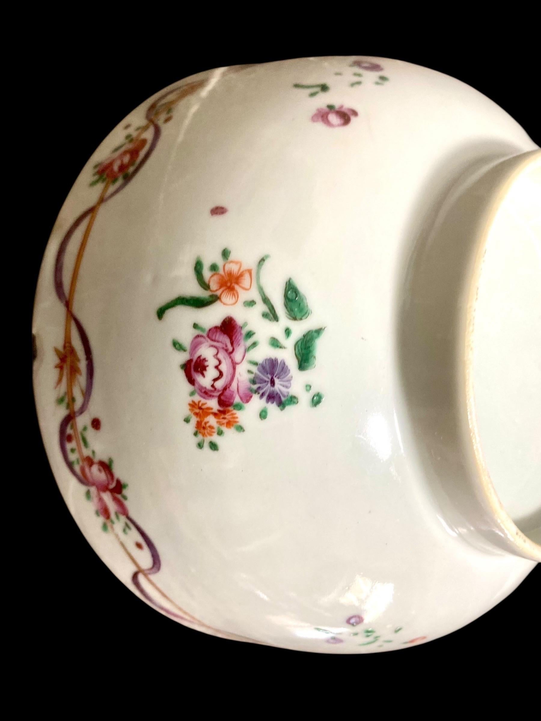 Grand bol en porcelaine - Compagnie des Indes - XVIIIe siècle en vente 1