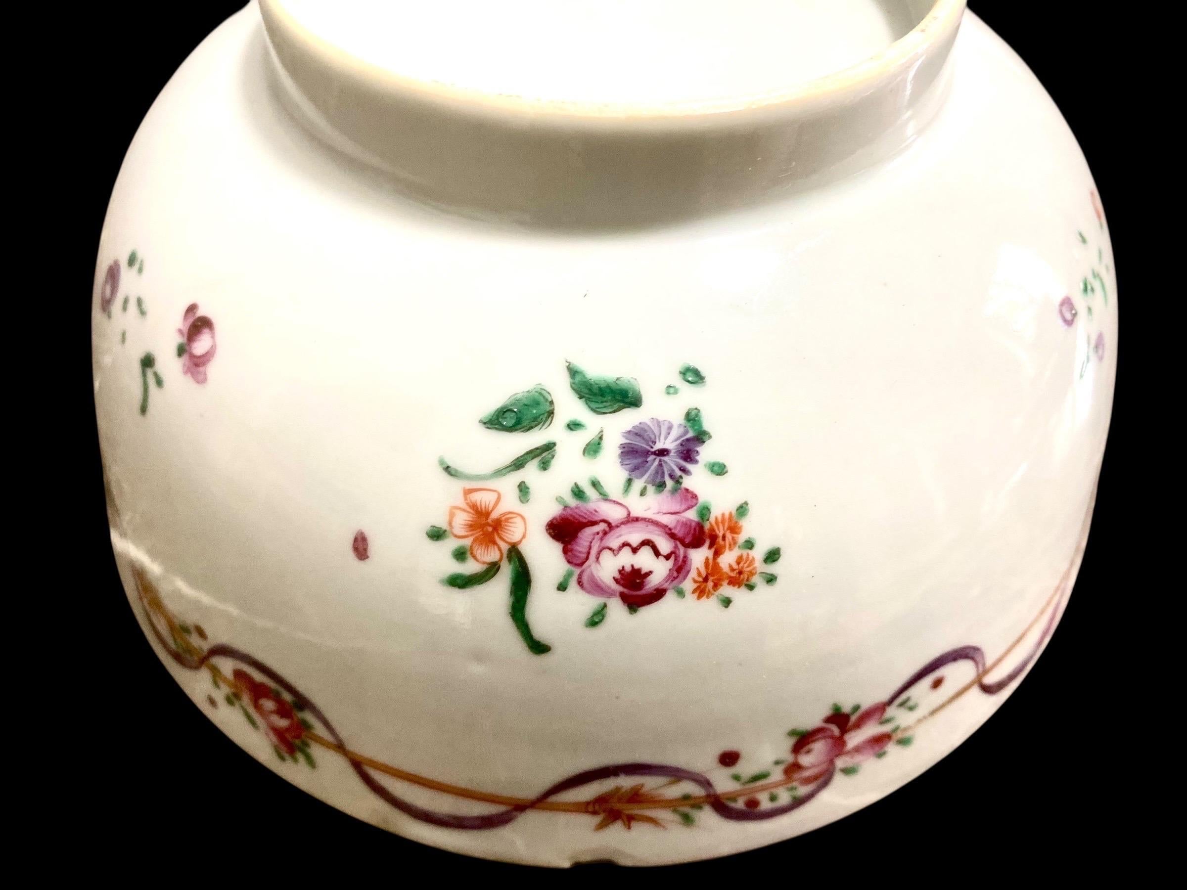 Grand bol en porcelaine - Compagnie des Indes - XVIIIe siècle en vente 2