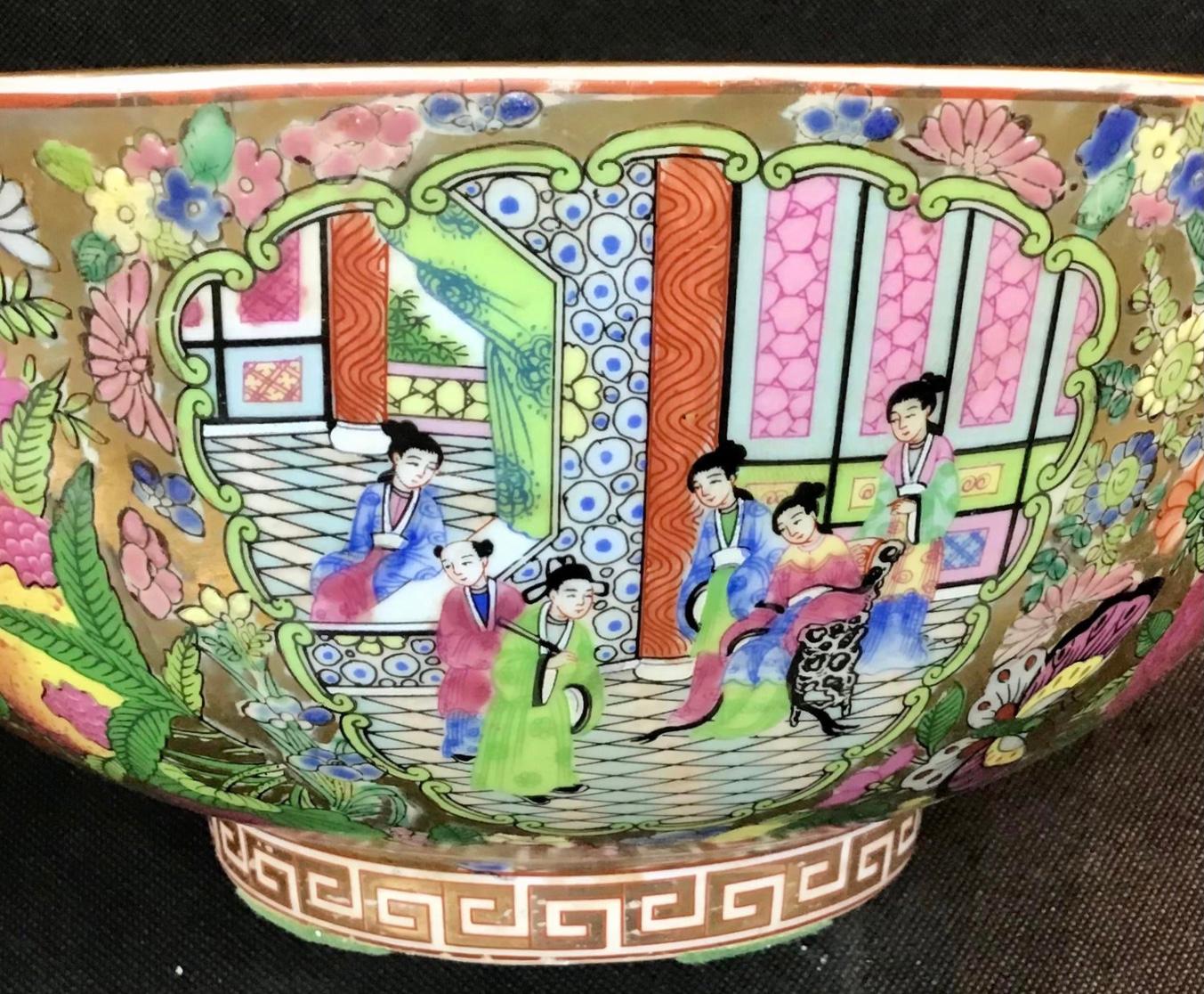 Large Porcelain Chinese Export Rose Medallion Bowl In Good Condition For Sale In Bradenton, FL