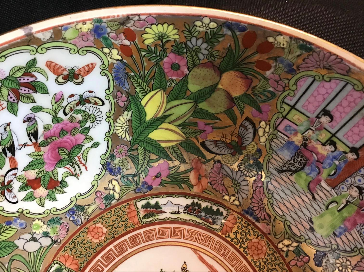 Large Porcelain Chinese Export Rose Medallion Bowl For Sale 2