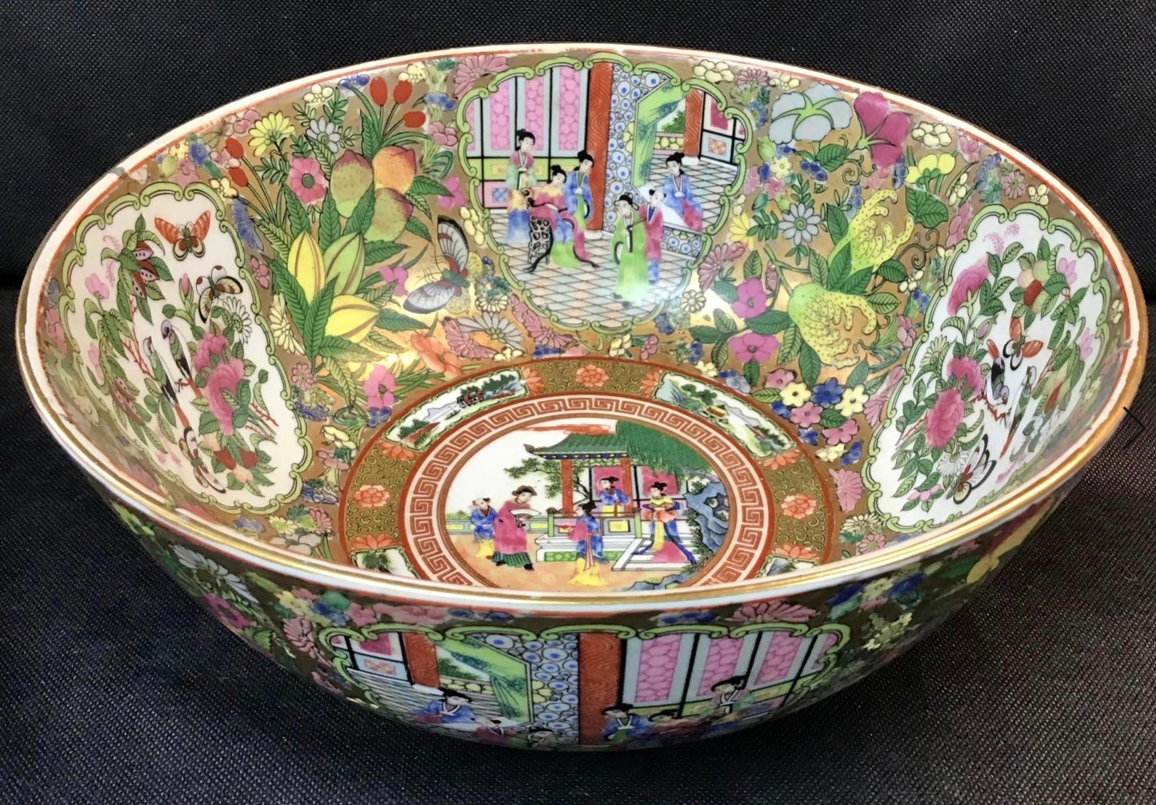 Large Porcelain Chinese Export Rose Medallion Bowl For Sale 4
