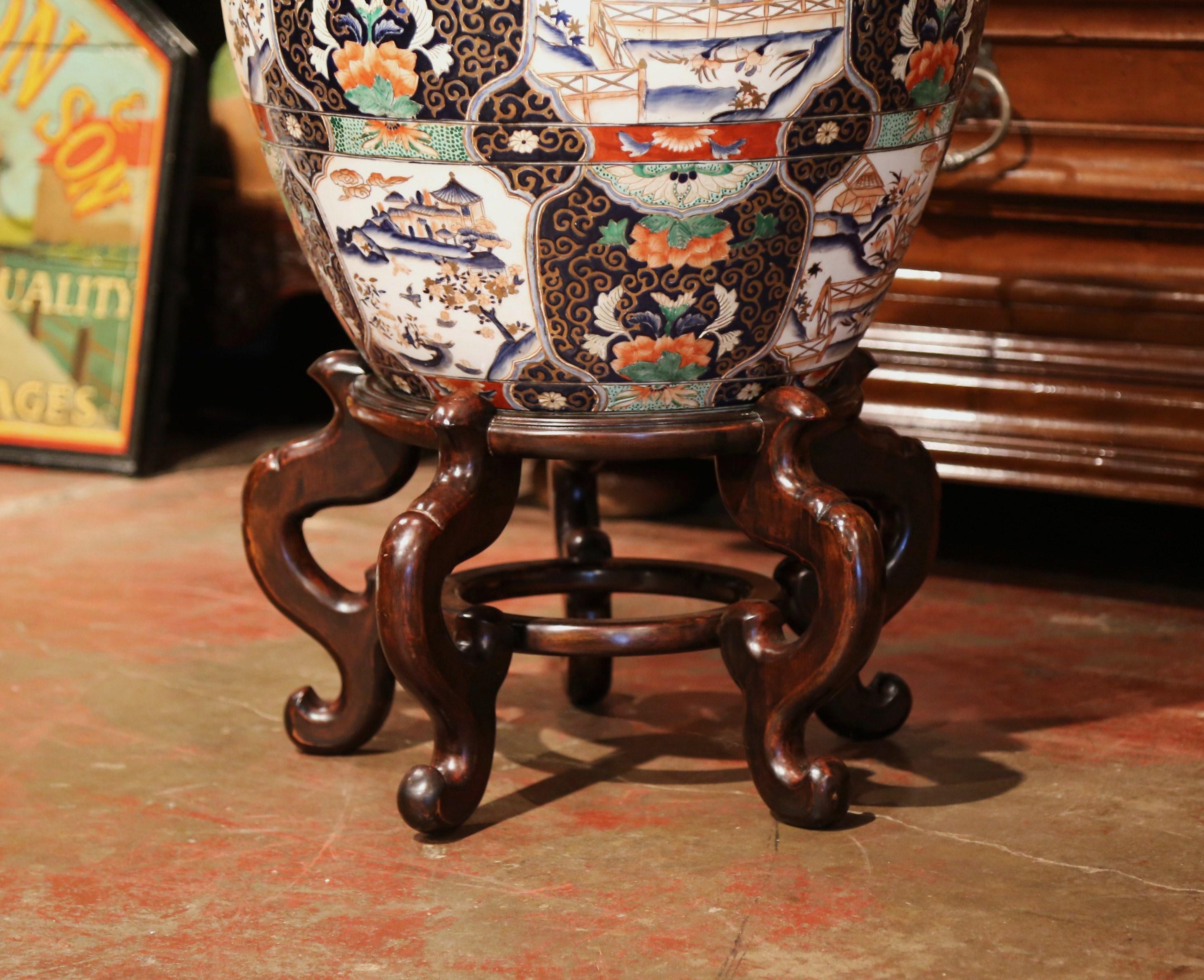 Chinese Porcelain Fish Bowl on Wood Stand with Avian and Botanical Motifs In Excellent Condition In Dallas, TX
