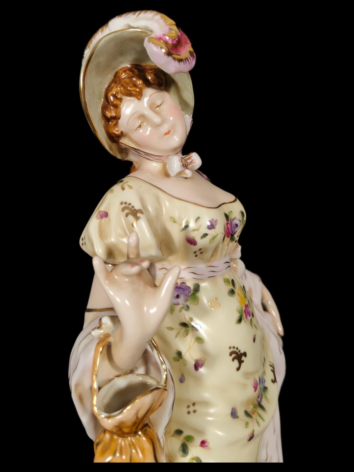 20ième siècle Grandes figurines en porcelaine 20e siècle en vente