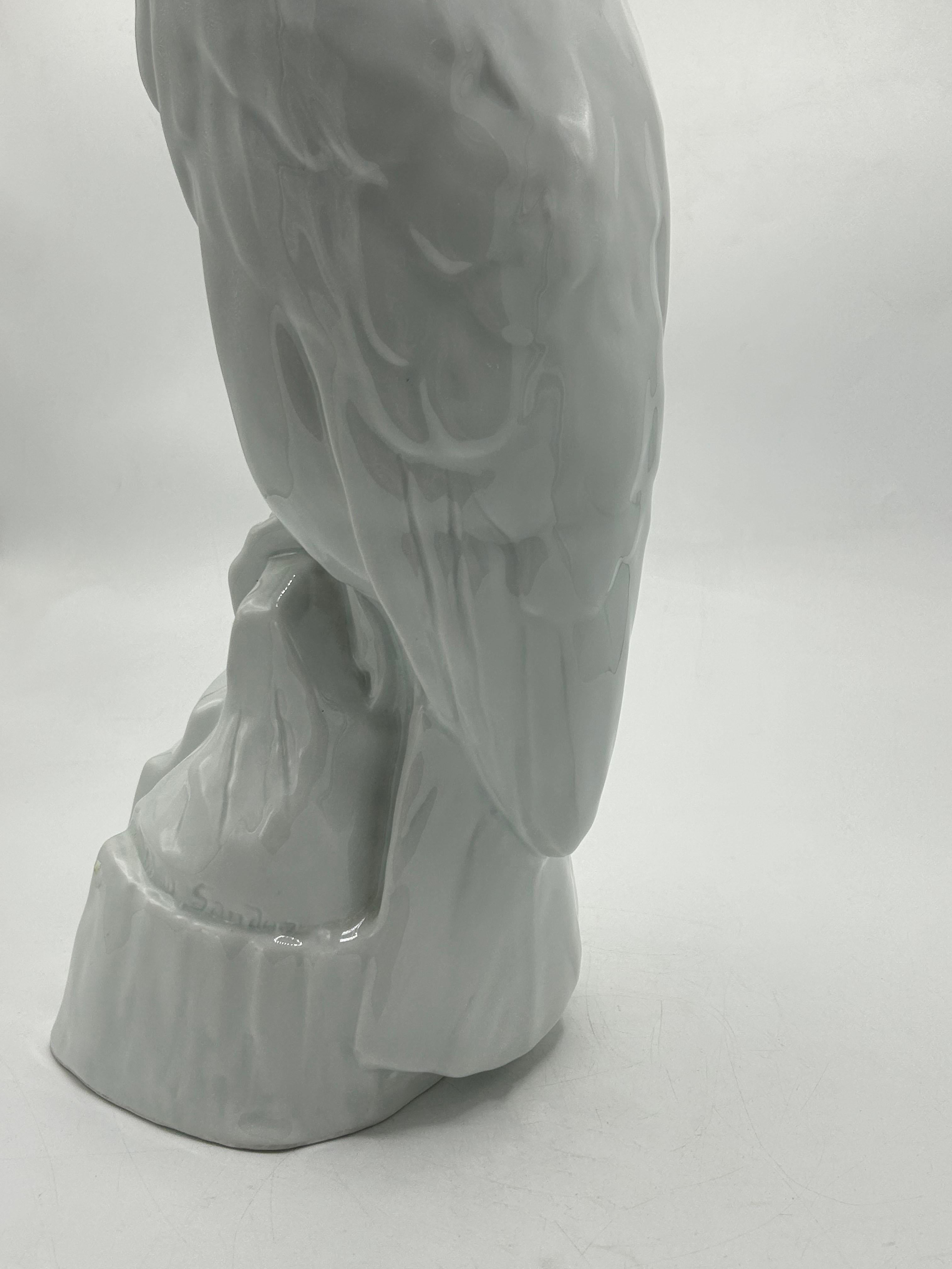 Grande sculpture en porcelaine d'Edouard-Marcel Sandoz 