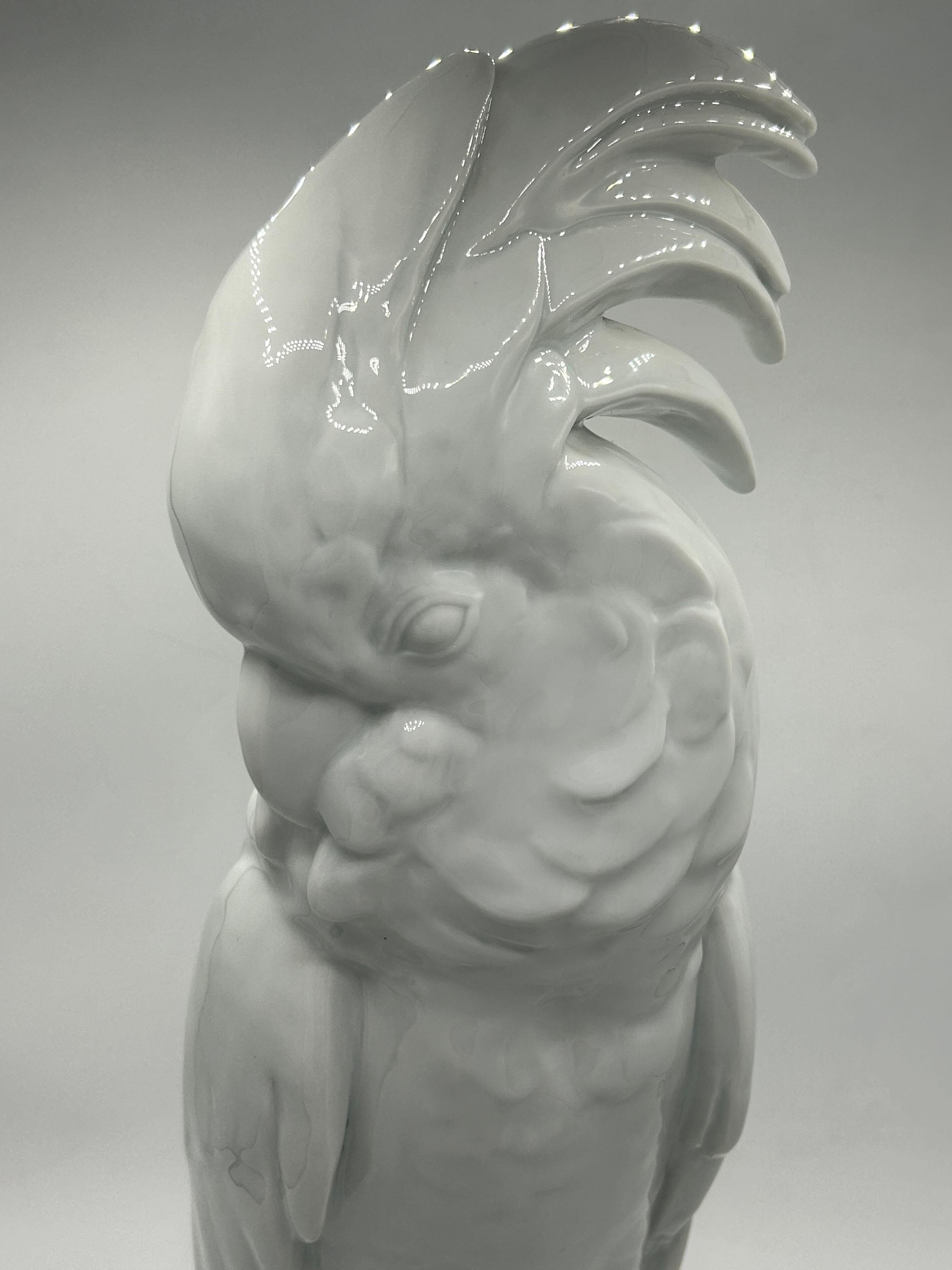 Art déco Grande sculpture en porcelaine d'Edouard-Marcel Sandoz 