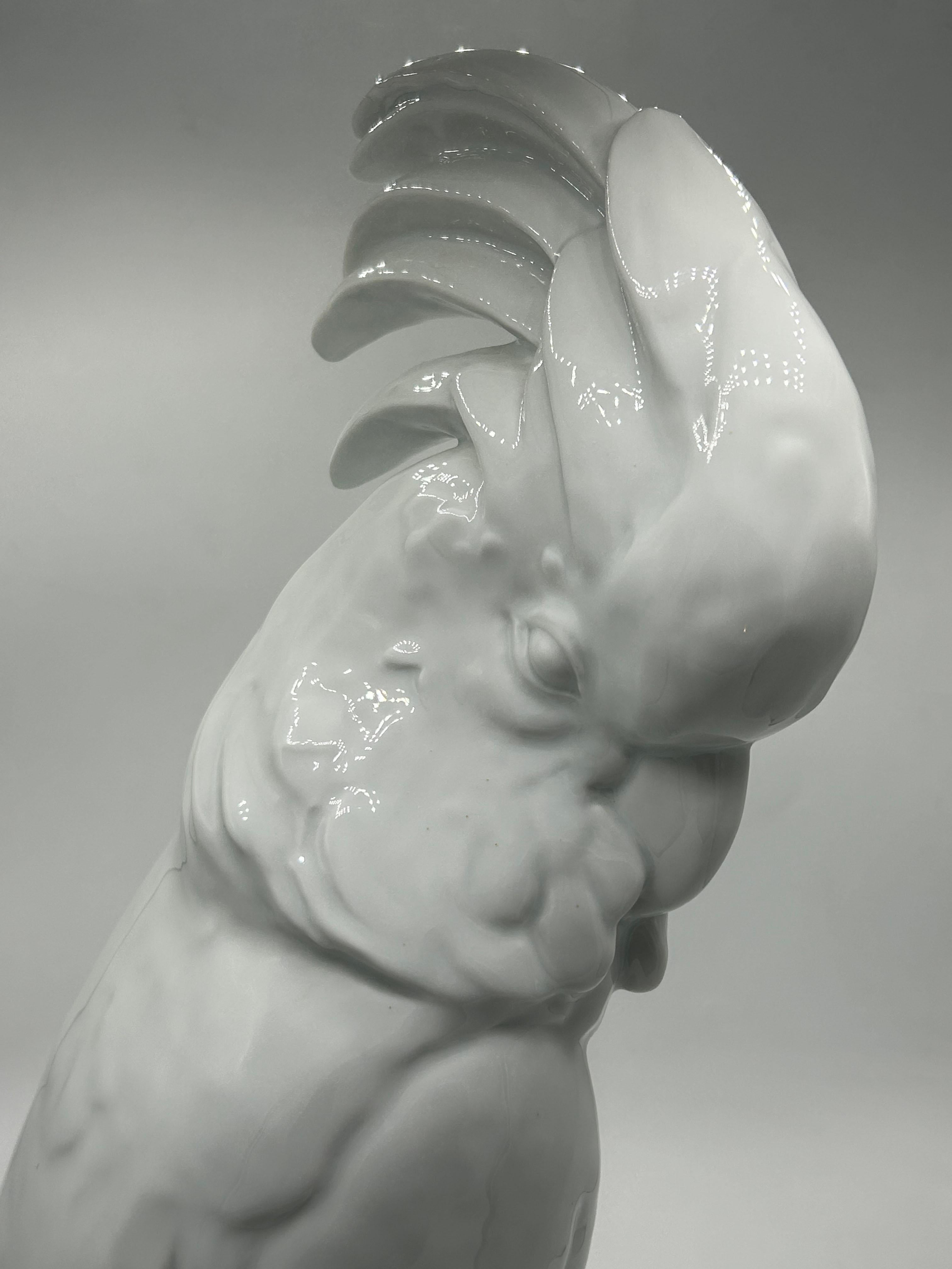Fait main Grande sculpture en porcelaine d'Edouard-Marcel Sandoz 