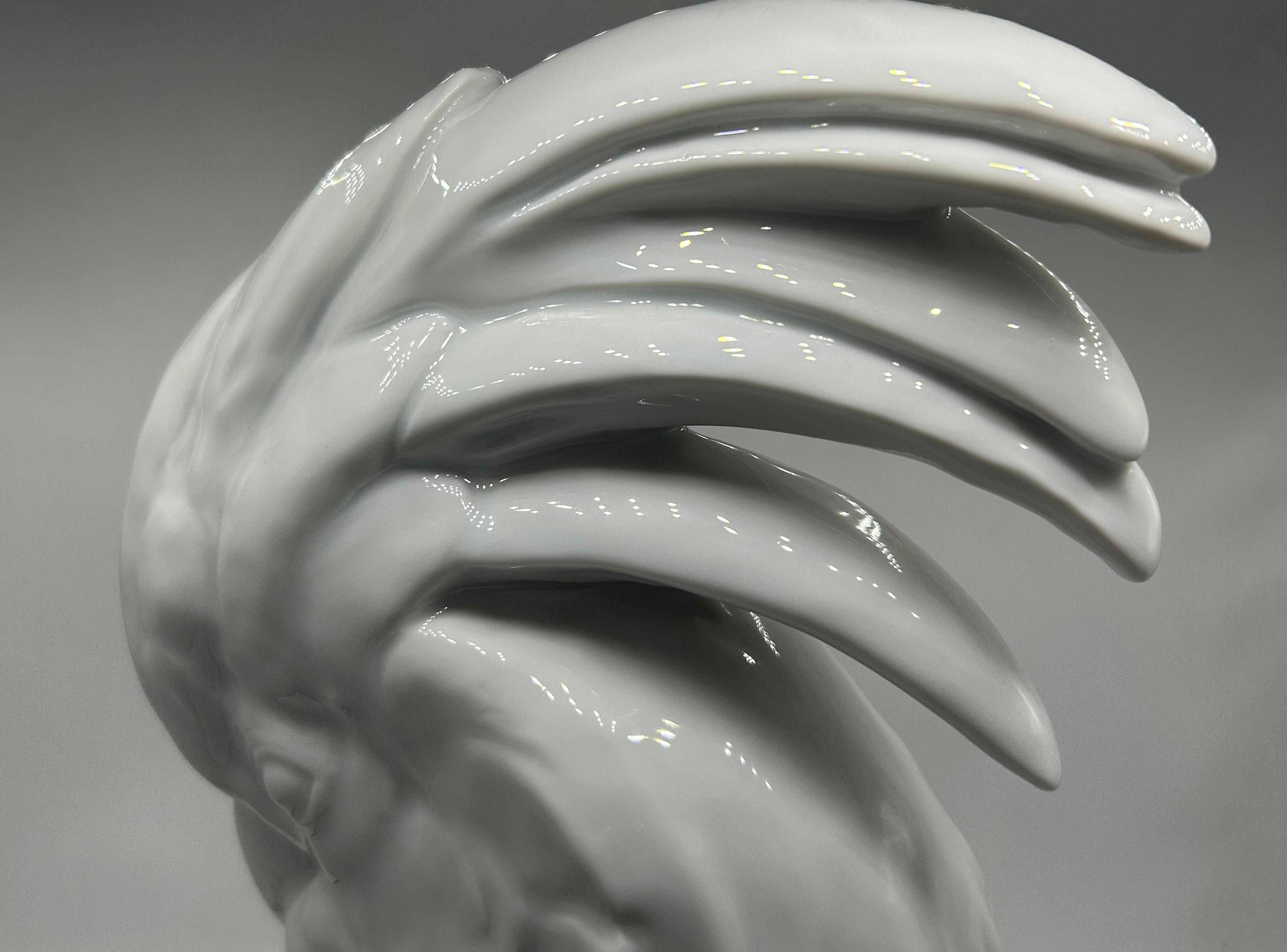 Porcelaine Grande sculpture en porcelaine d'Edouard-Marcel Sandoz 
