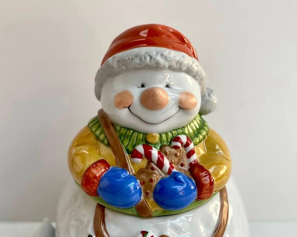 Large Porcelain Snowman Figurine, Hutschenreuther, Germany, 1970s In Excellent Condition In Bastogne, BE